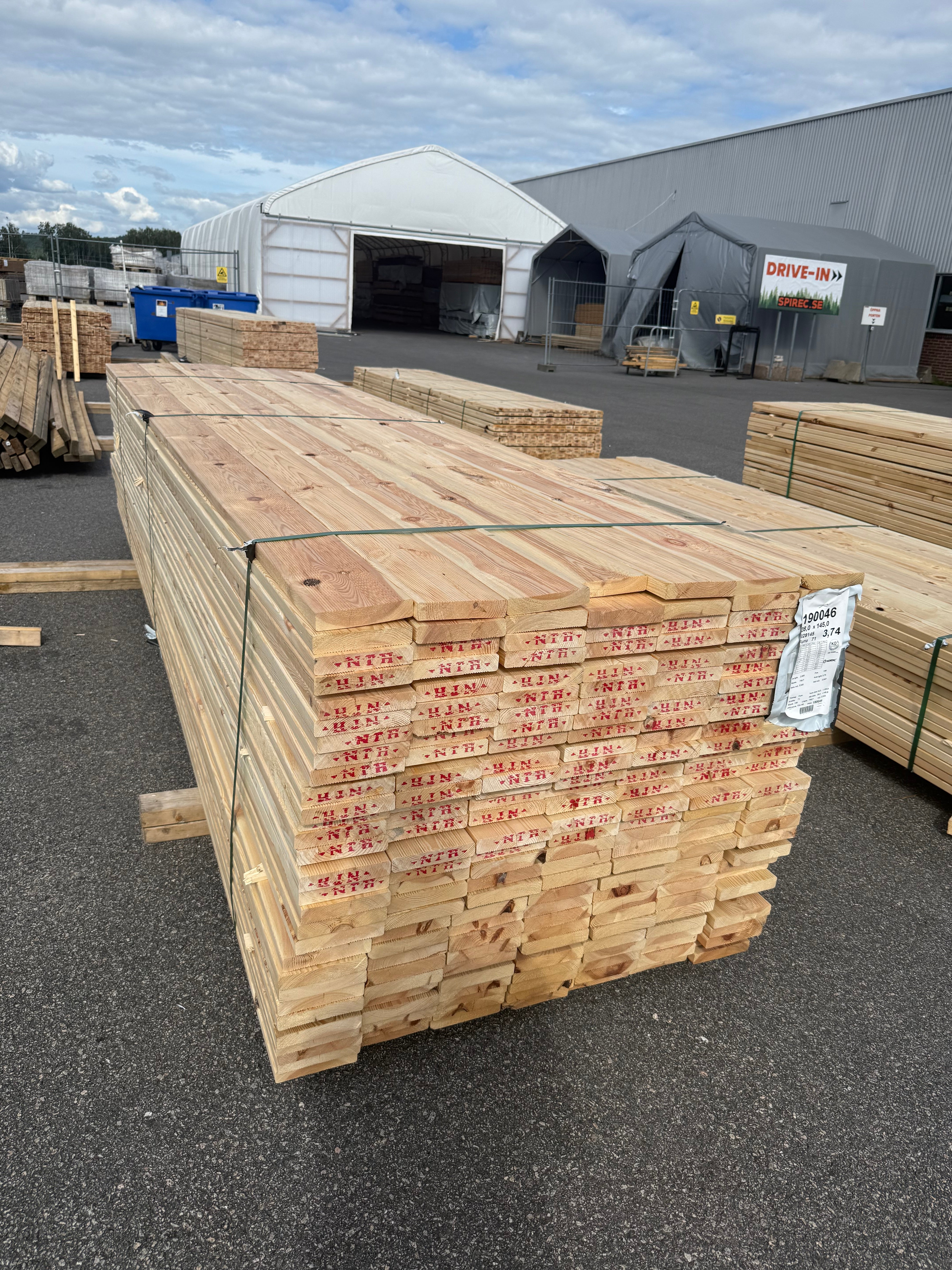 Paket Rillad Trall 28x145 mm Furu (Sekunda)