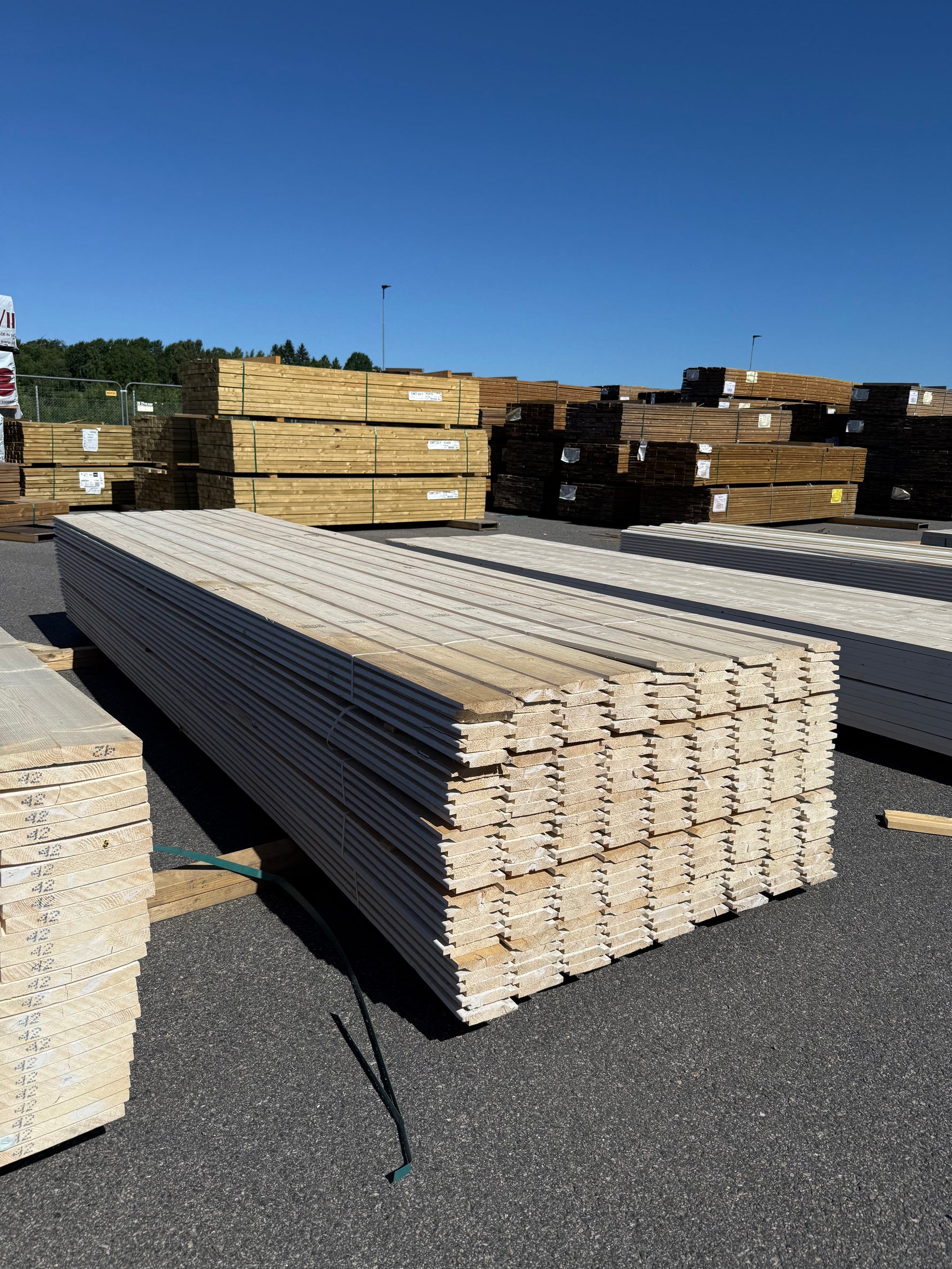 Paket Ytterpanel Enkelfas Halvspont 22x120mm, 225st 4.20m Grundmålad