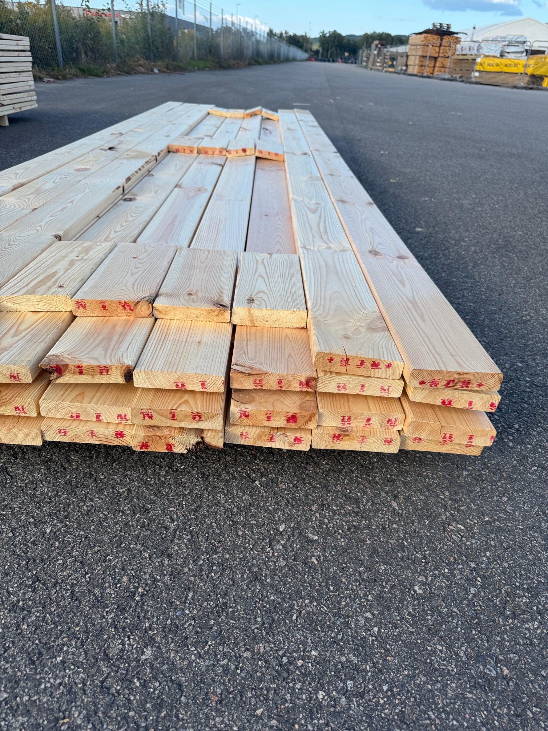 Paket Hyvlad 28x120 – 32st – 3.90 m – ANDRASORTERING