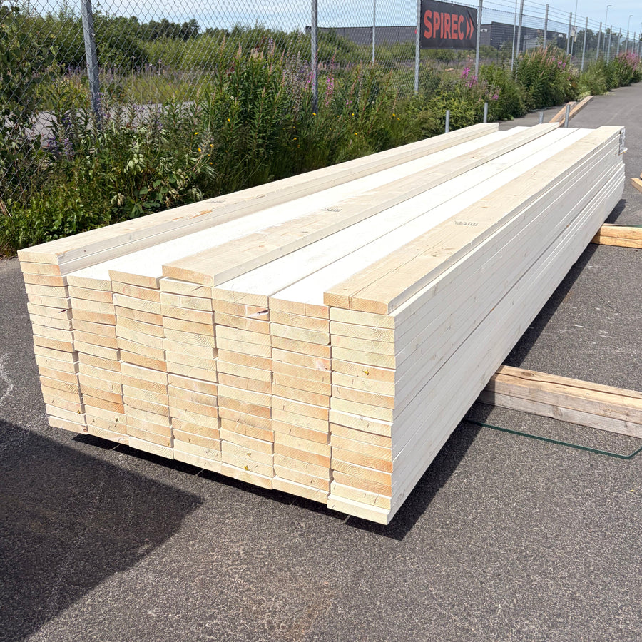 Paket Finsågade Brädor 28x145mm, 114st- 4.20m Grundmålad