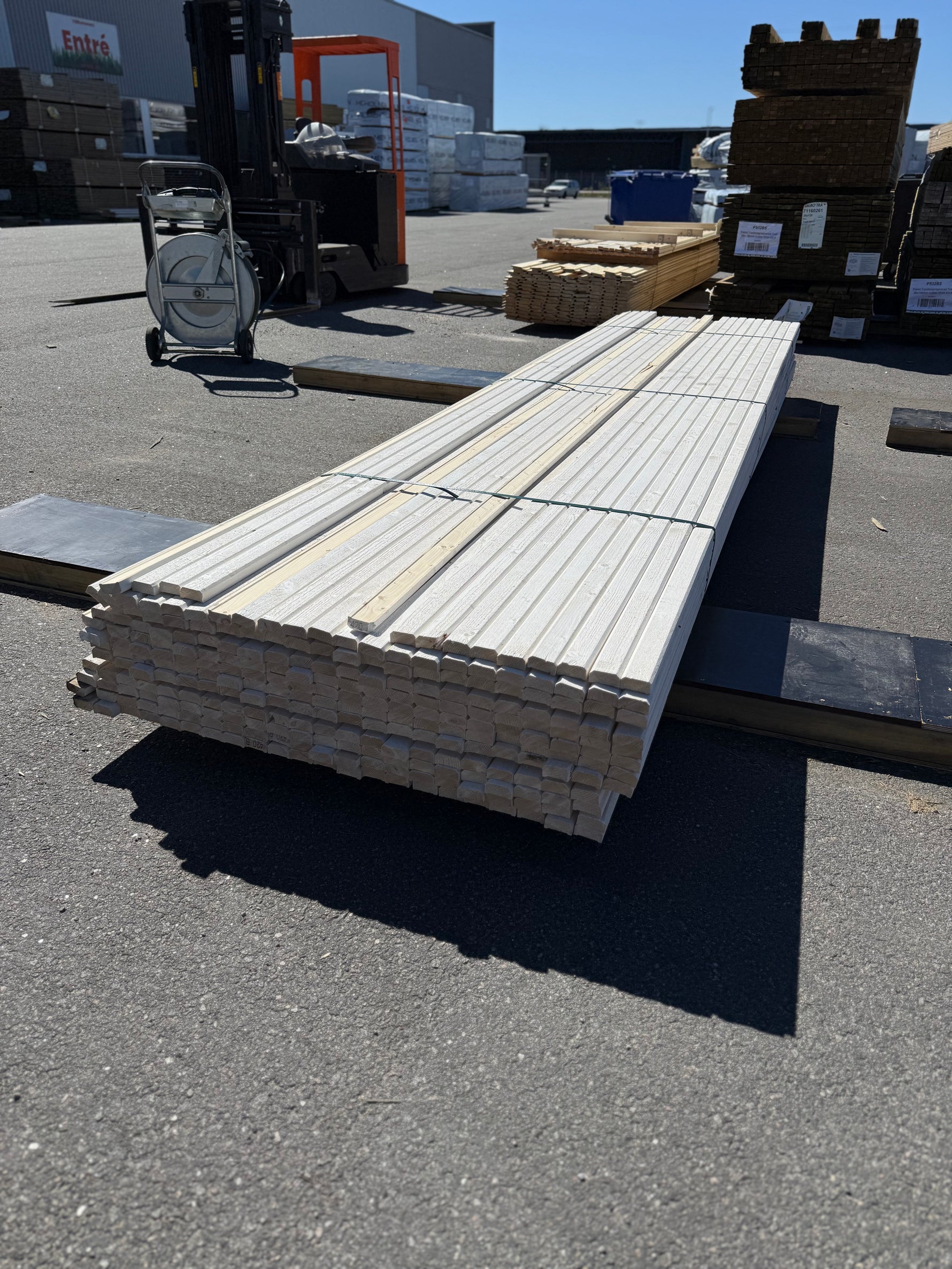 Paket Lockläkt 22x45mm, 258st 4.20m- Grundmålade