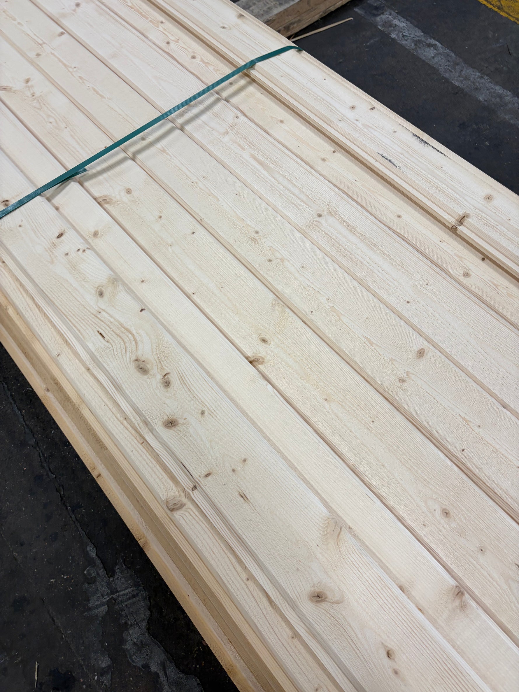 Paket Ytterpanel Dubbelfas 22x145mm, 4,2 m – 79 st- Obehandlad