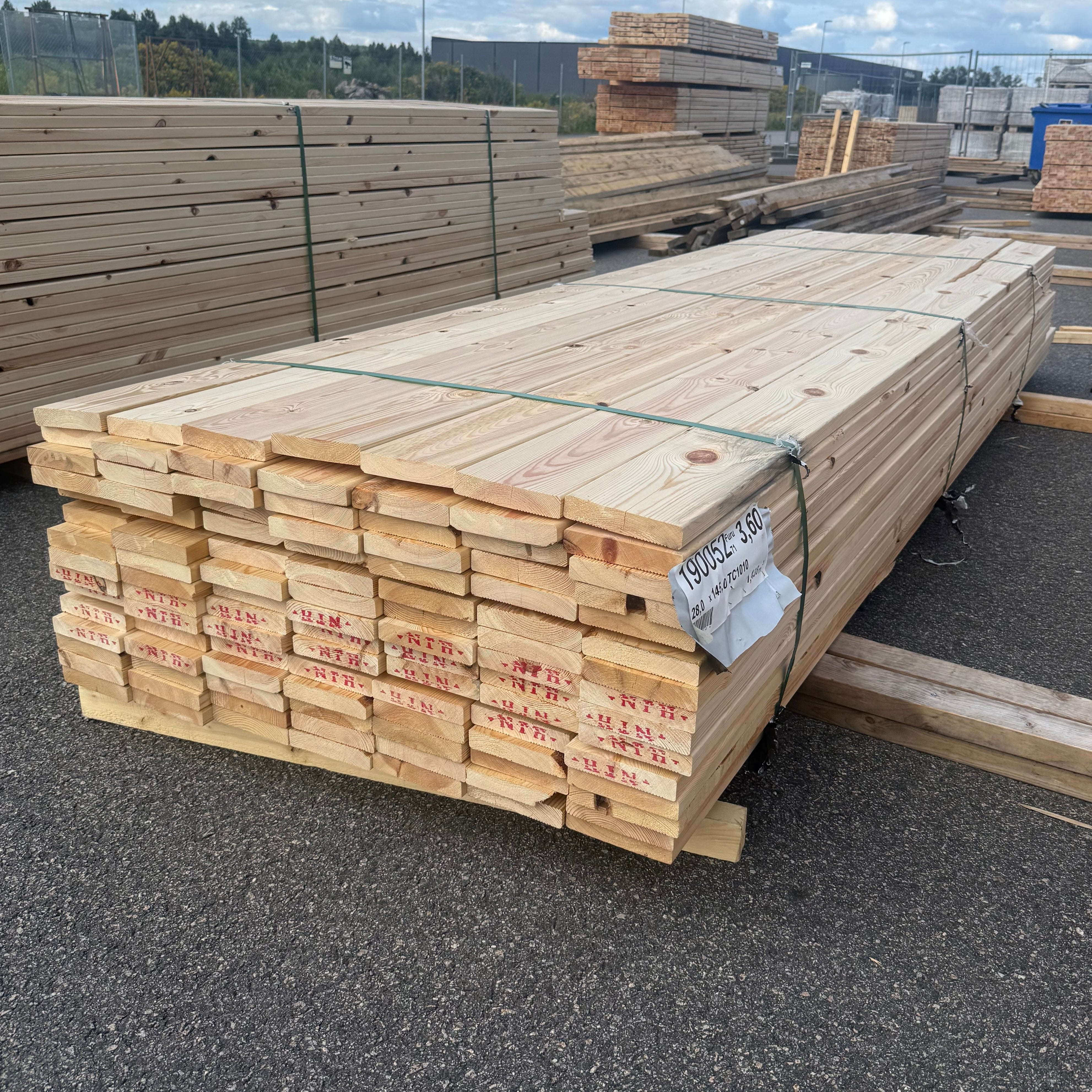 Paket Rillad Trall 28x145mm Furu