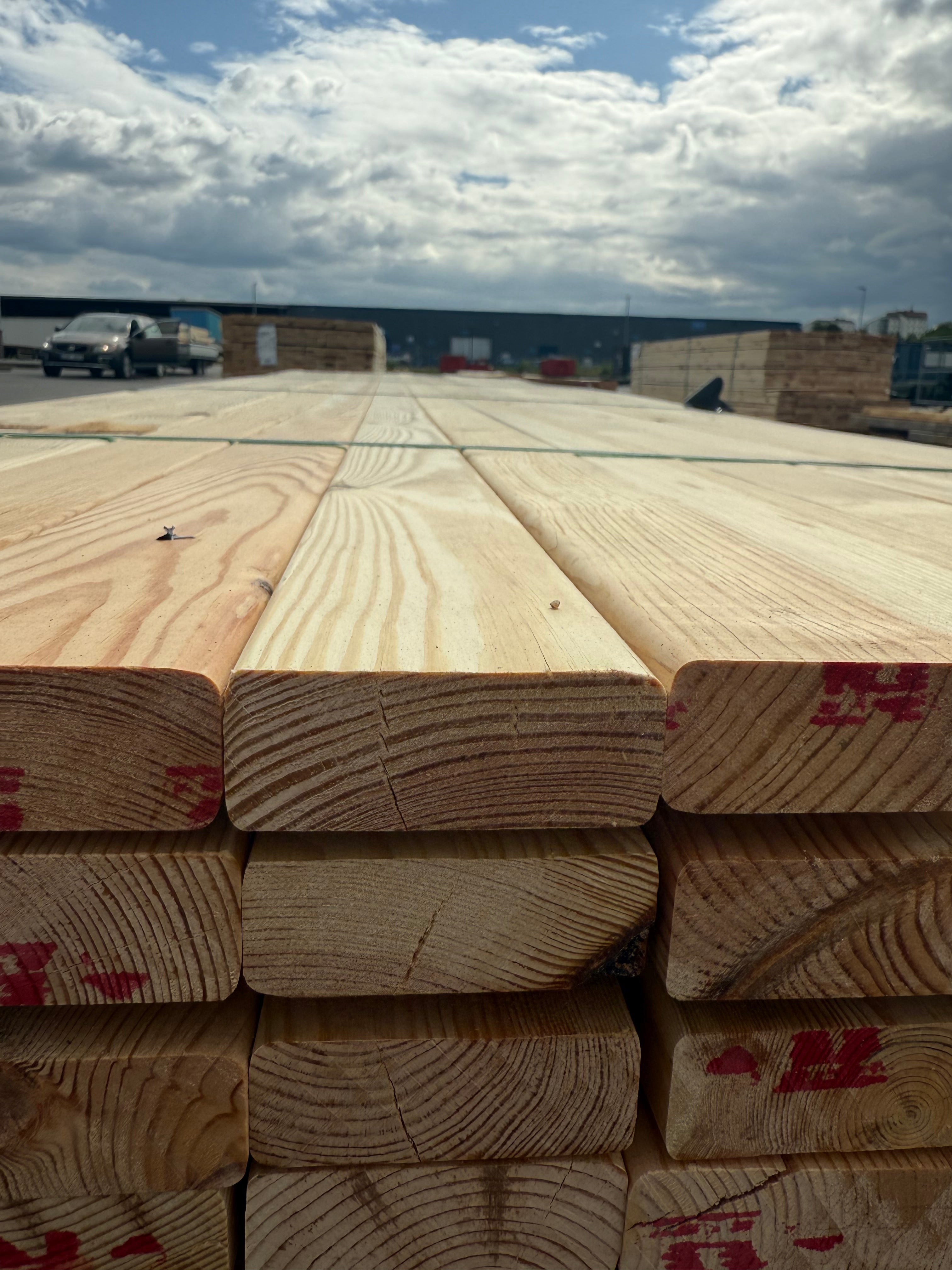 Paket 28x70mm, 4.20m 210st furu