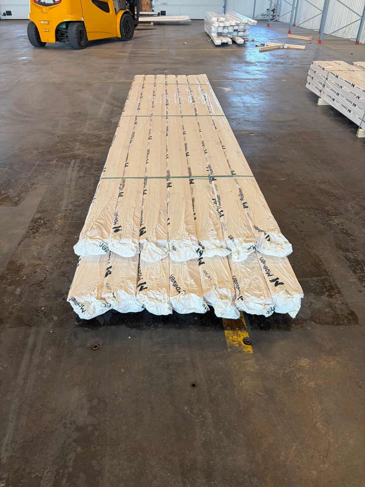 Paket Massivt furugolv 20×135/142 mm – Obehandlat Robust, ca 31 m²