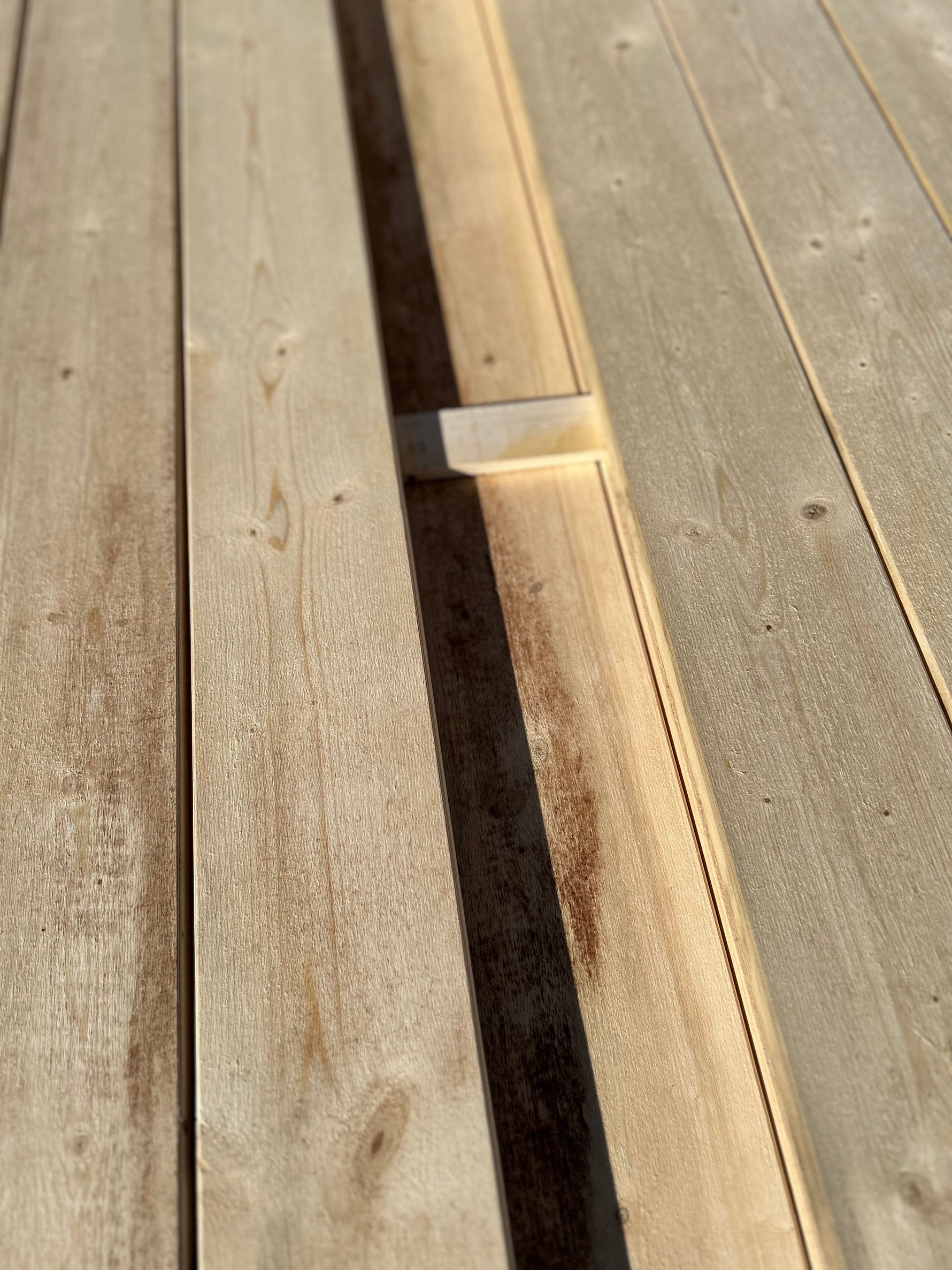 Paket Finsågade Brädor 22x120mm, 54st 4.20m- Fuktskadat