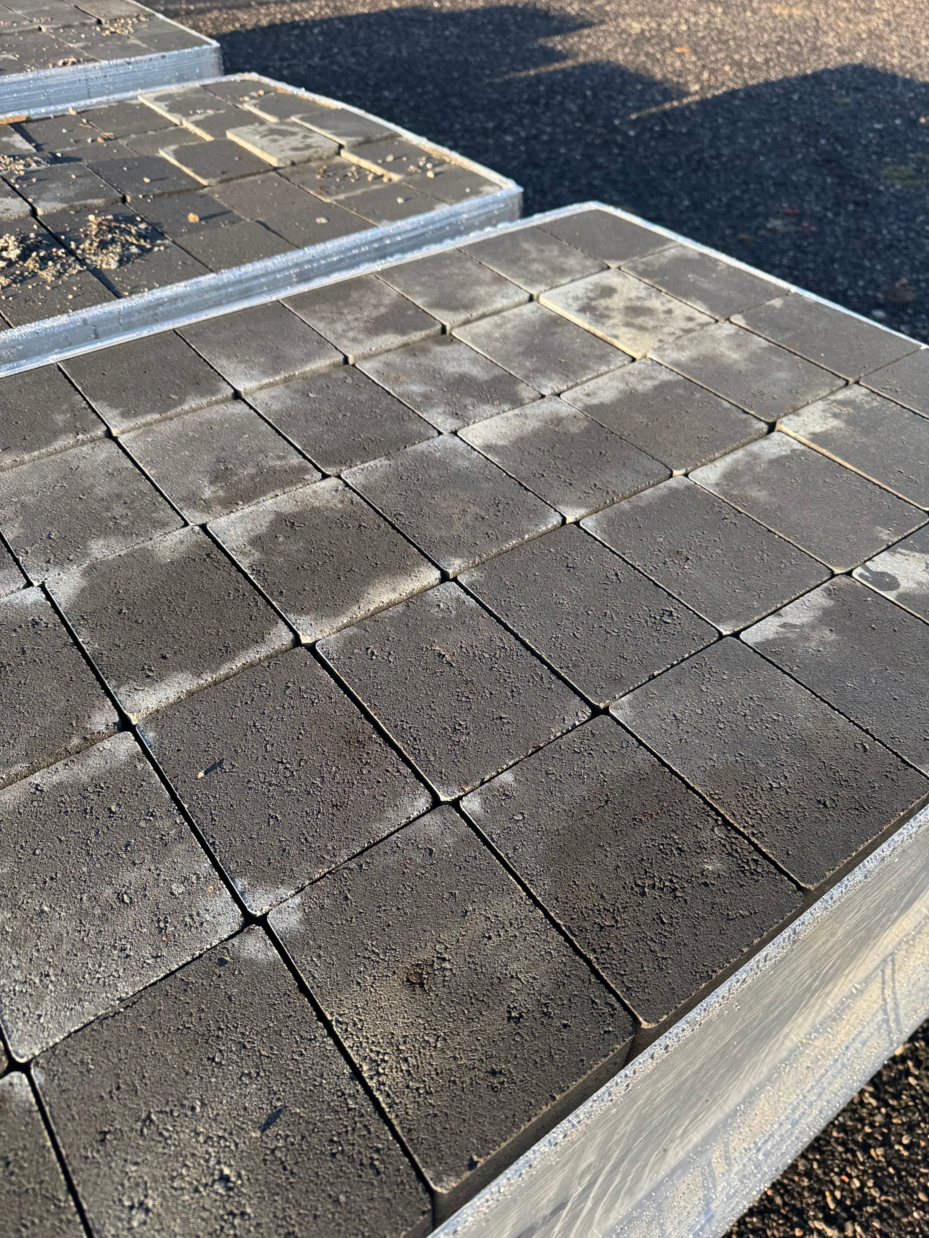 Scala 105x140x70 mm – Antracit 170 kr/kvm (2,5 kr/sten)