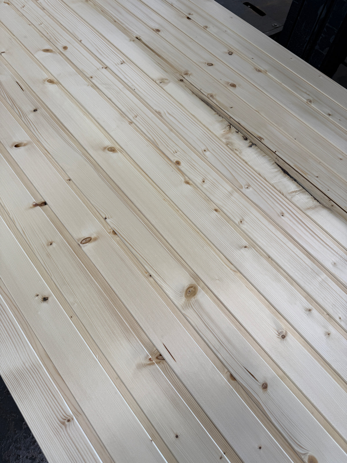 Bastupanel 12x70mm- 2,40m (Säljs per bunt) 1,2kvm- Andra Sortering