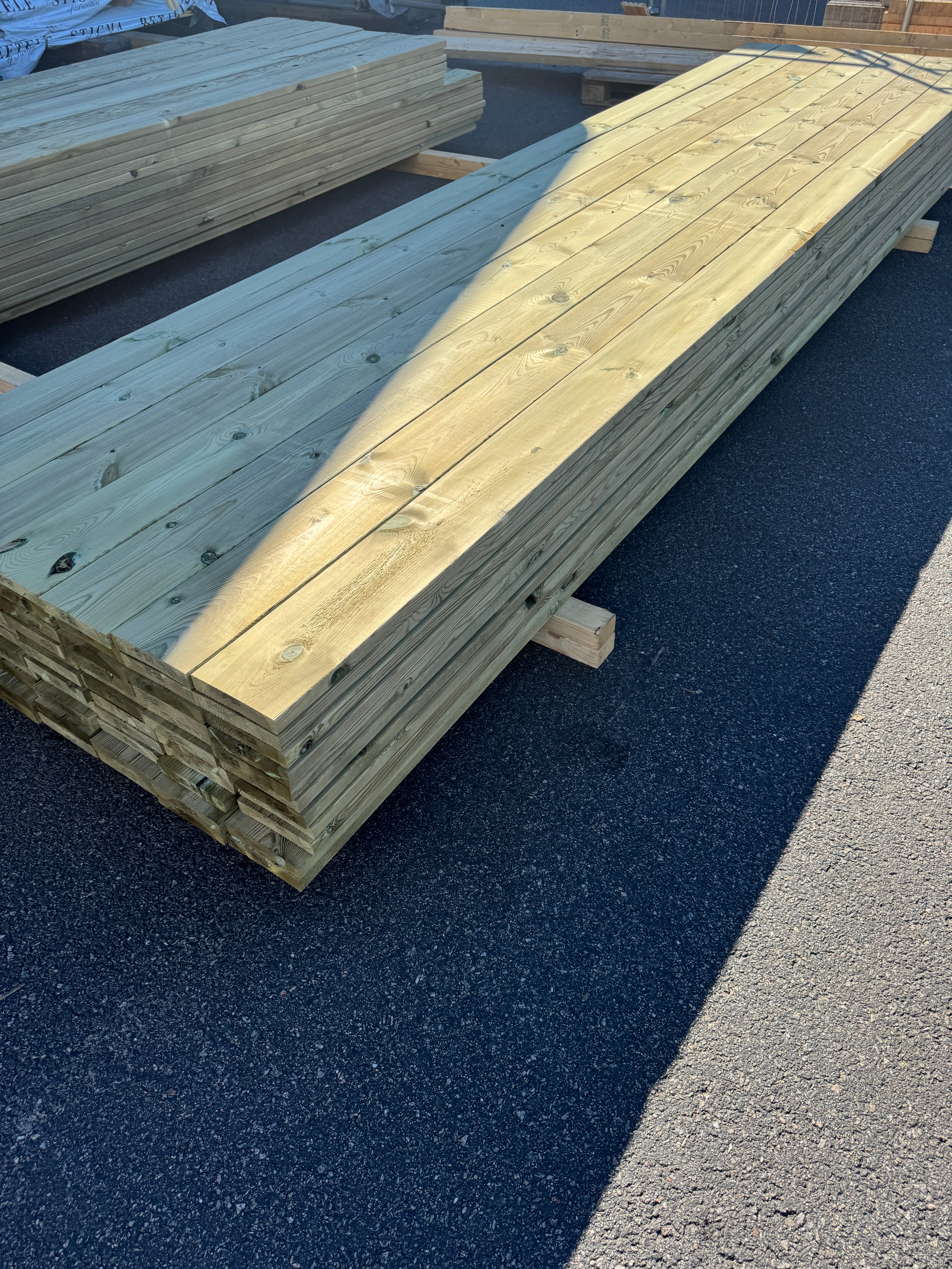 Paket Rillad Trall 28x145mm – 77 st (4,20 m, furu, NTR AB, B-sort)