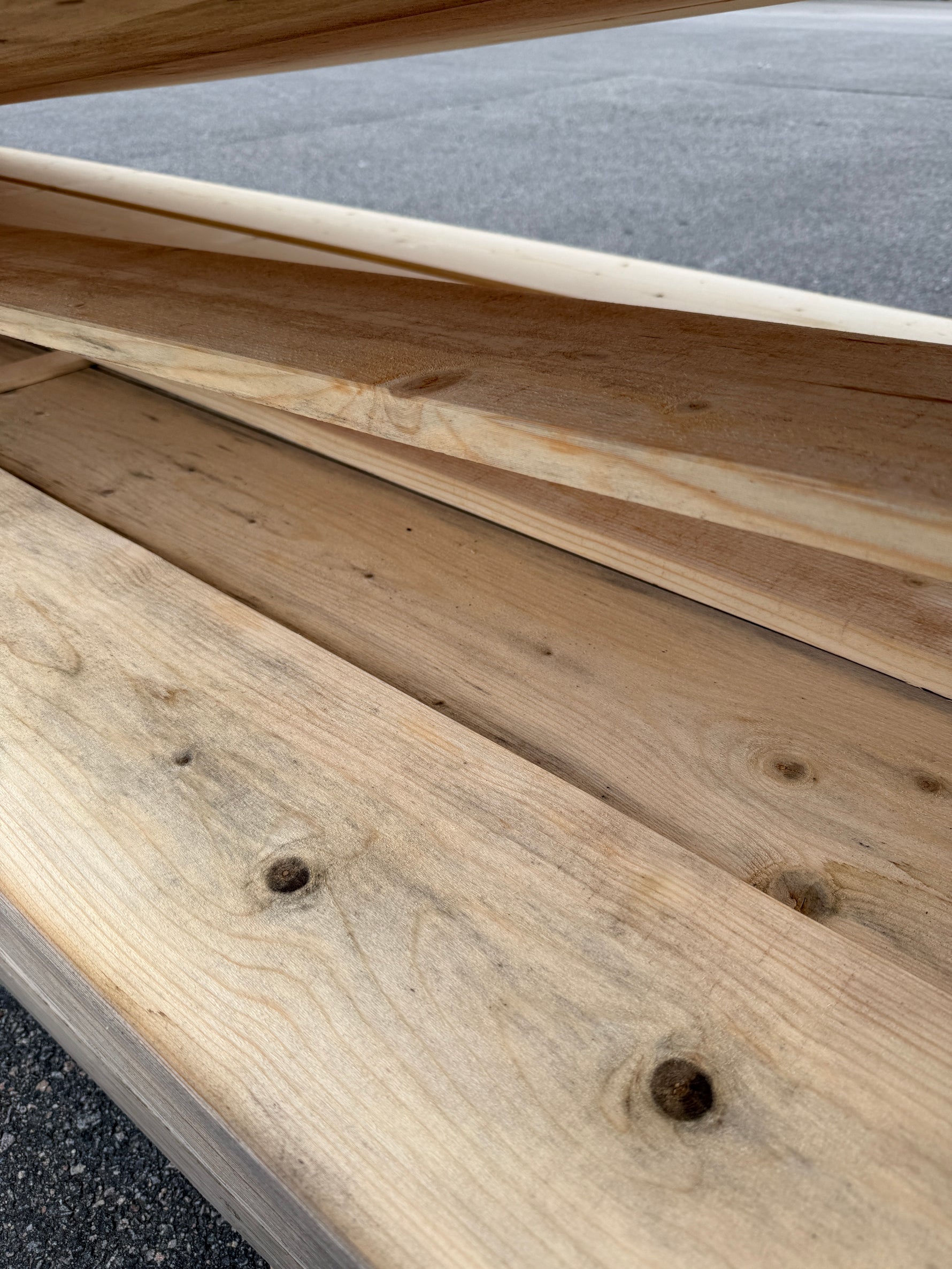 Paket Finsågade Brädor 22x195 mm – 4,80 m 130st (Fuktskadat)