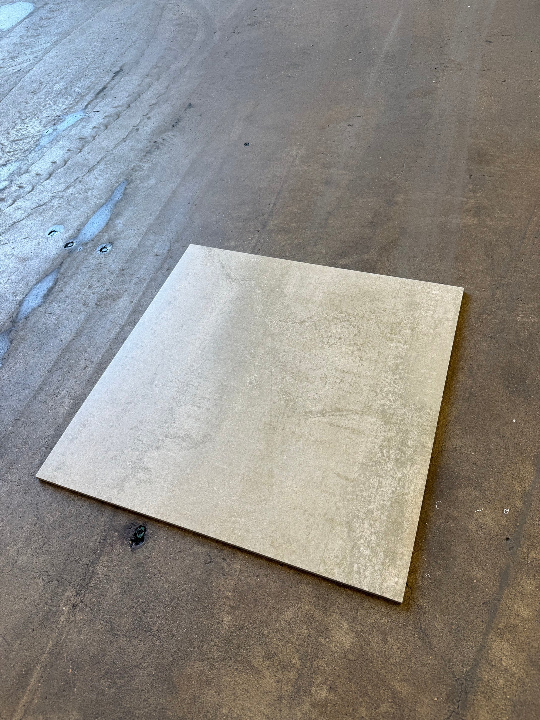 Parti Klinker Metall Silver Såg 60x60, 16 paket totalt ca 23m²