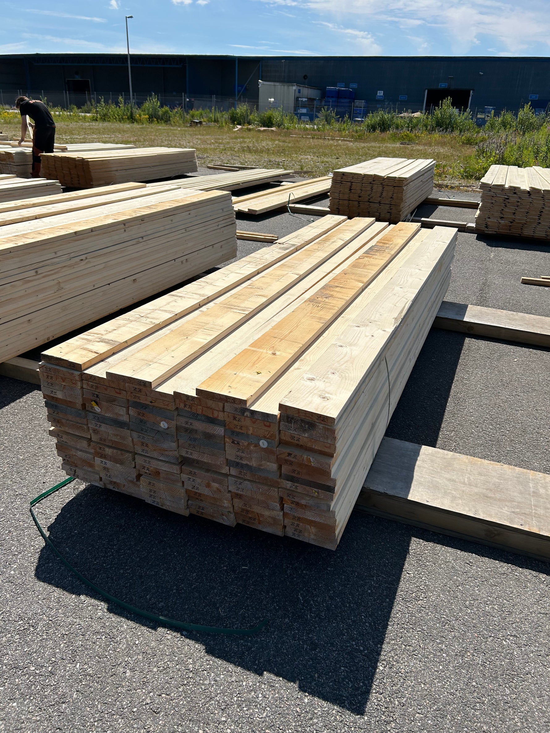Paket Finsågade Brädor 28x170mm 100st 3.30m Obehandlade