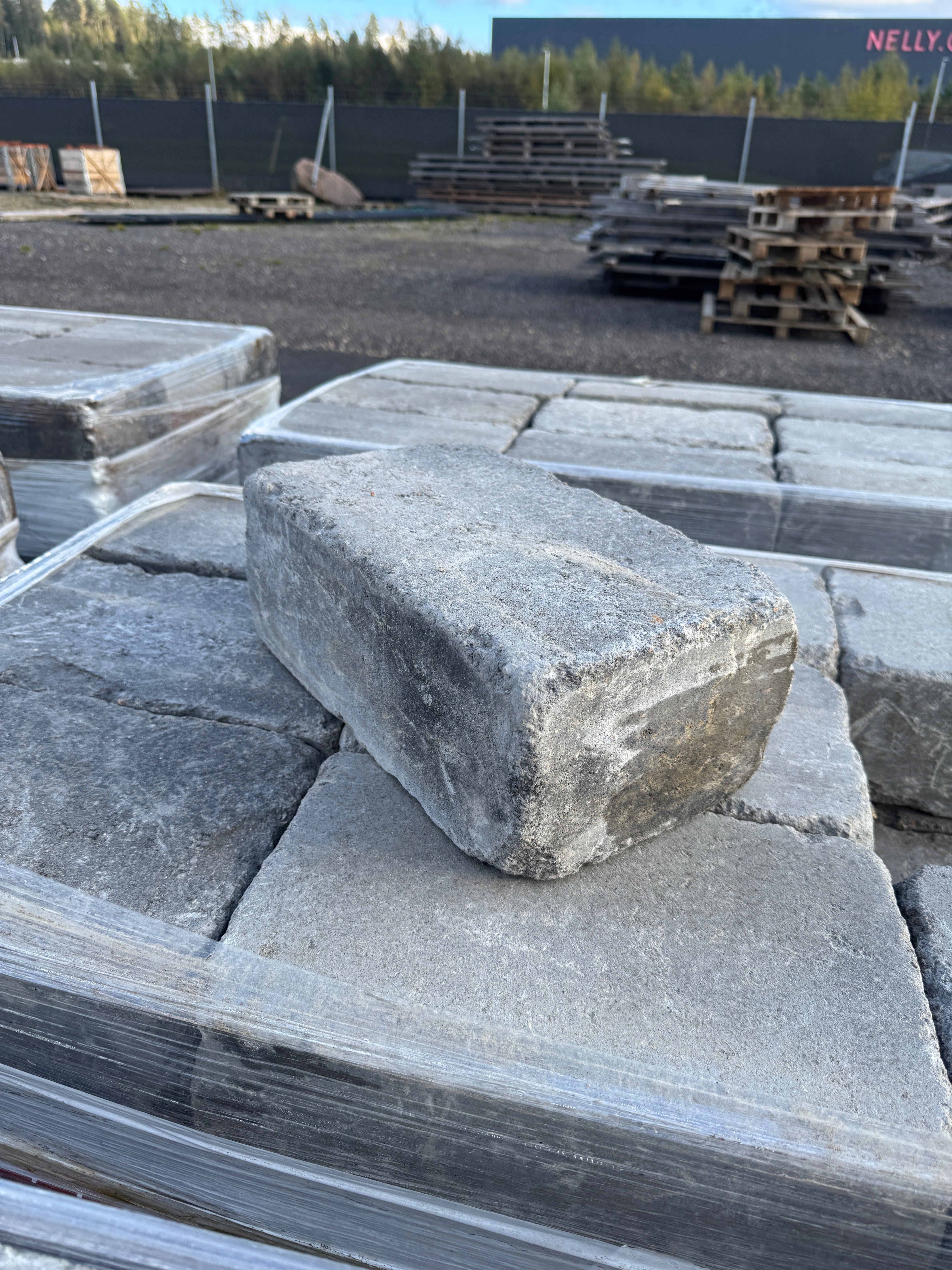 Marksten Labyrint Antik Maxi 350x210x140mm Gråmix 40kr/st
