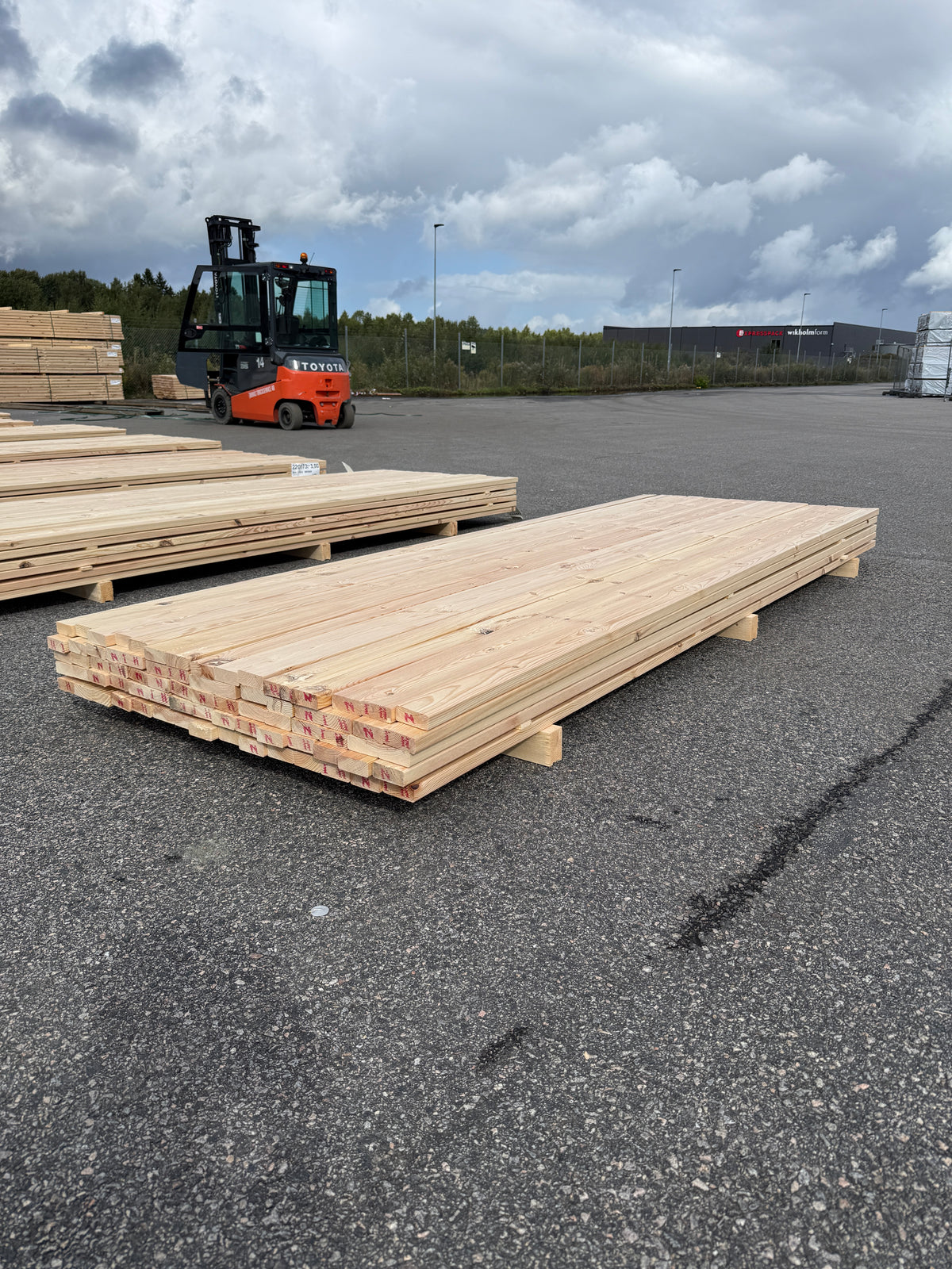 Parti Glespanel 28x70 mm – 3,00 m Furu 75st