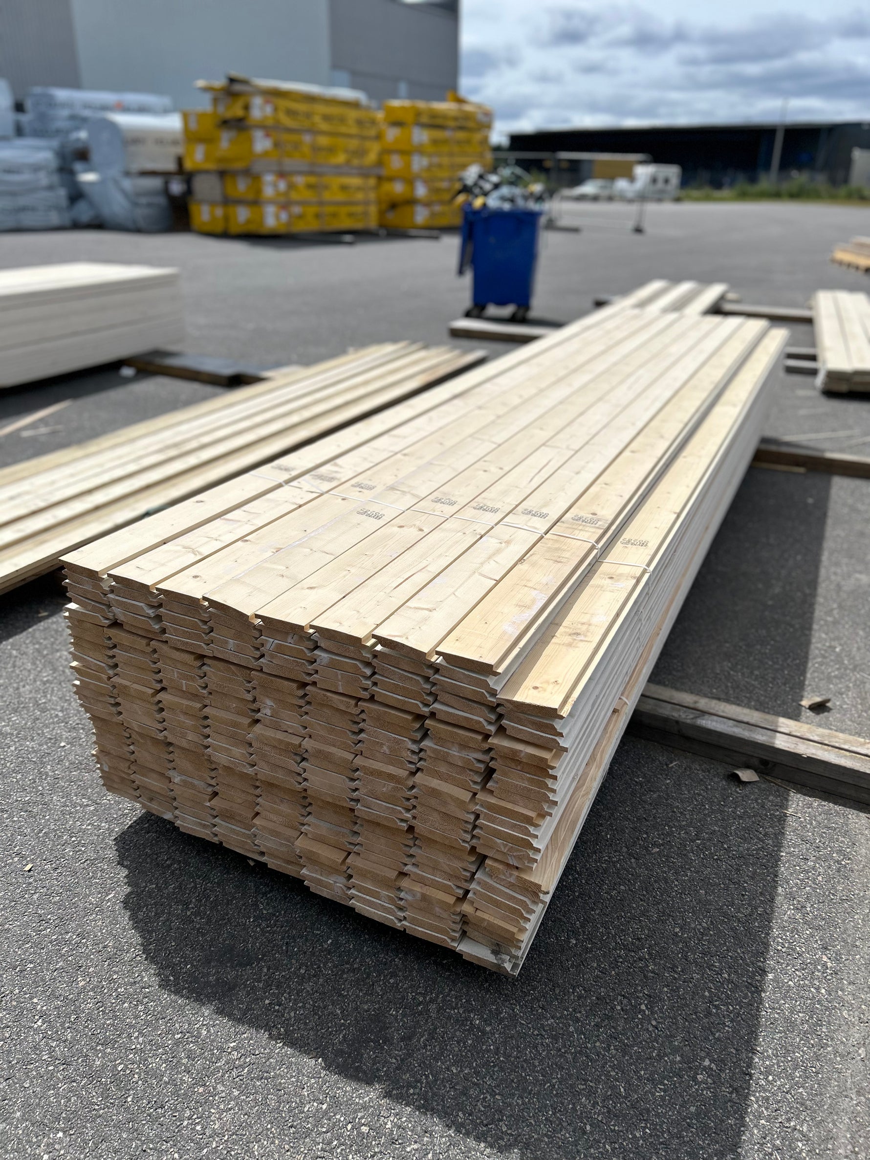 Paket Dubbelfas Halvspont 22x120mm 4,50m 222st Grundmålad