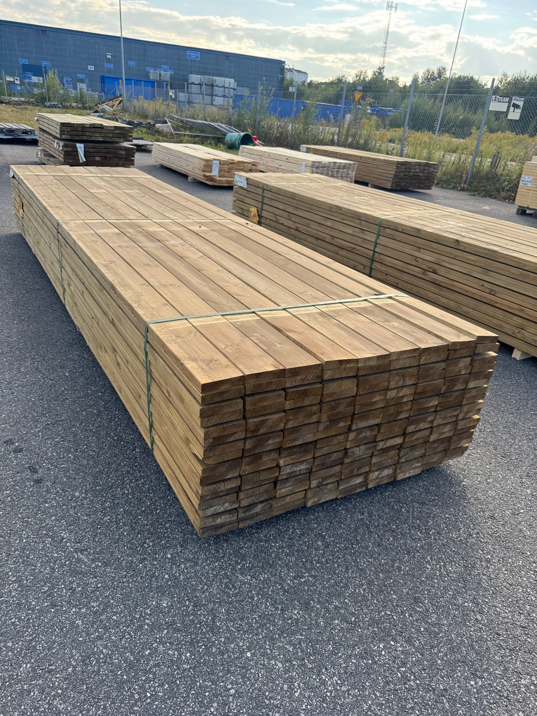 Paket Rillad Trall 28x120 – 144st – 4.20 m – NTR AB A-sortering