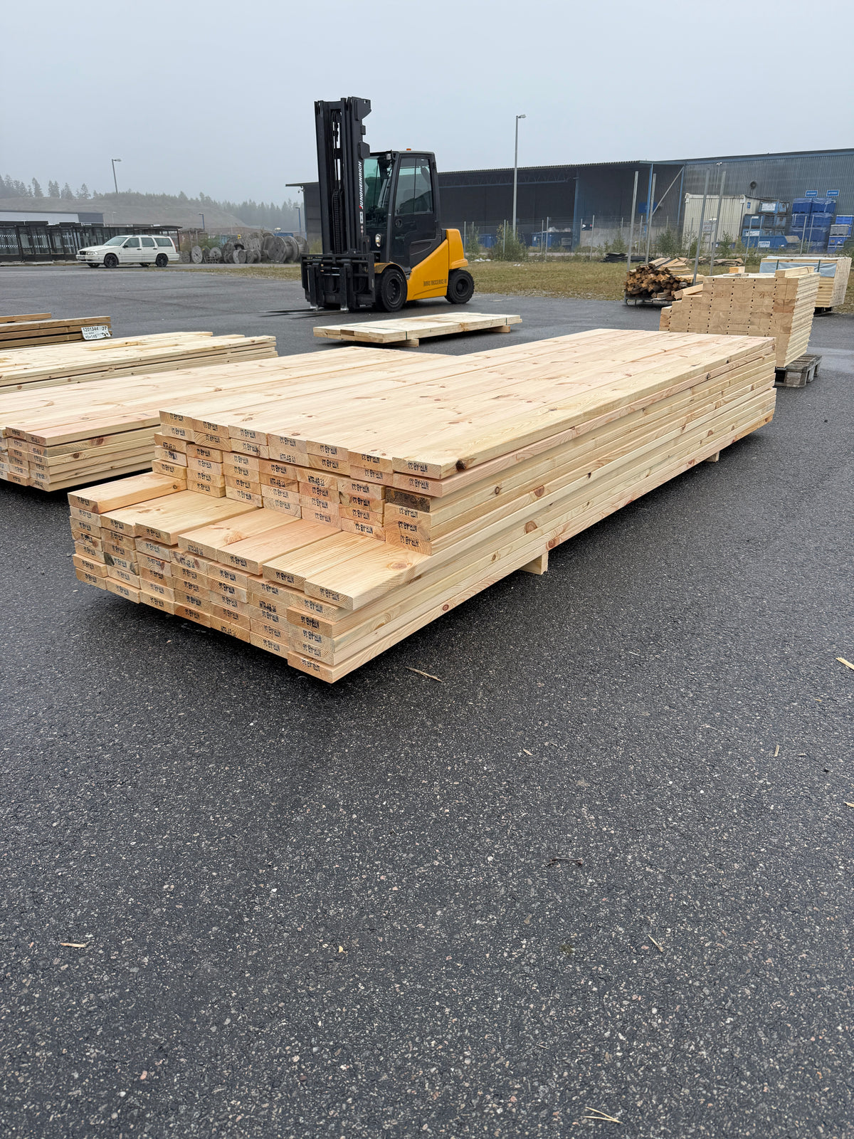 Paket Obehandlad Trall 36x148mm Furu 3,30–3,60m – 84st (Andra sortering)