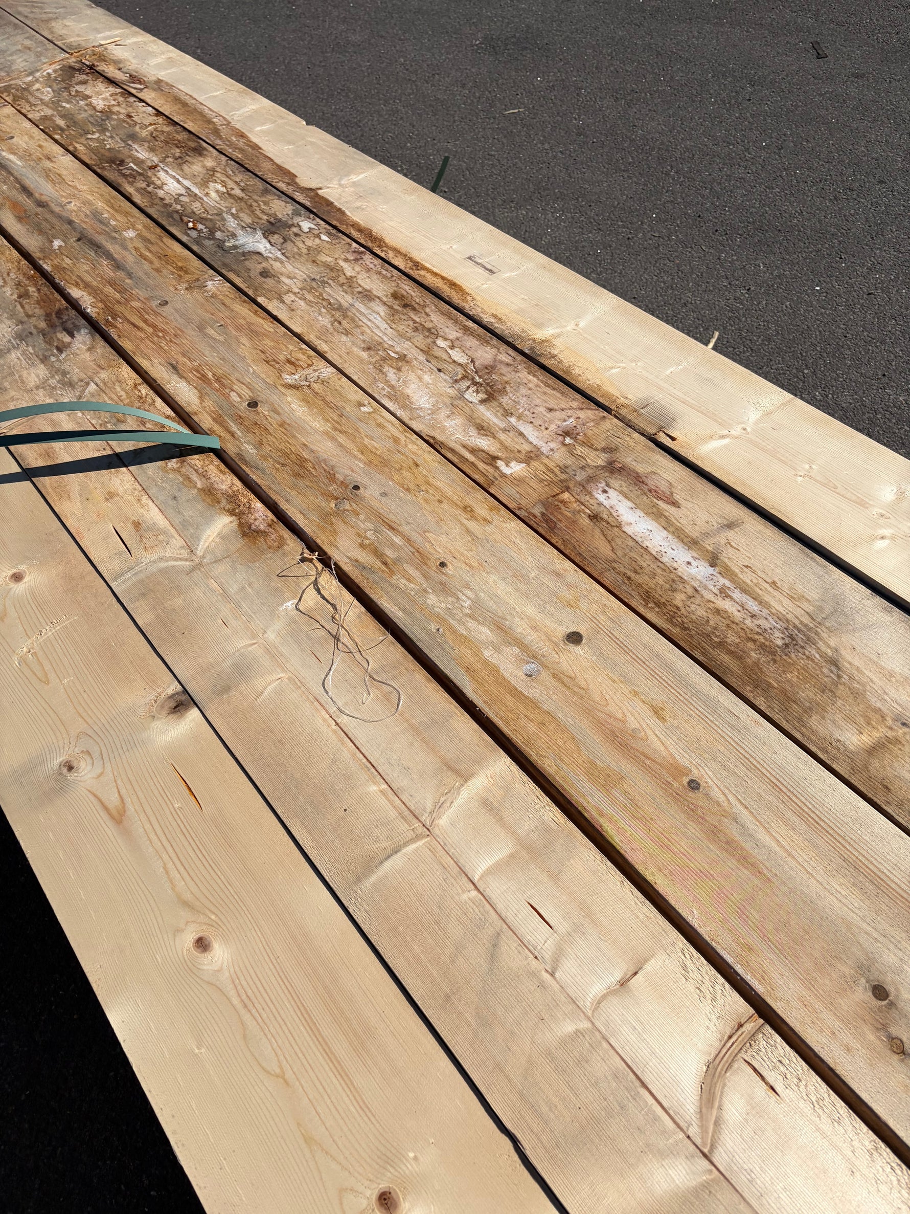 Paket Finsågade Brädor 22x195mm, 130st 5.10m (Fuktskadad)
