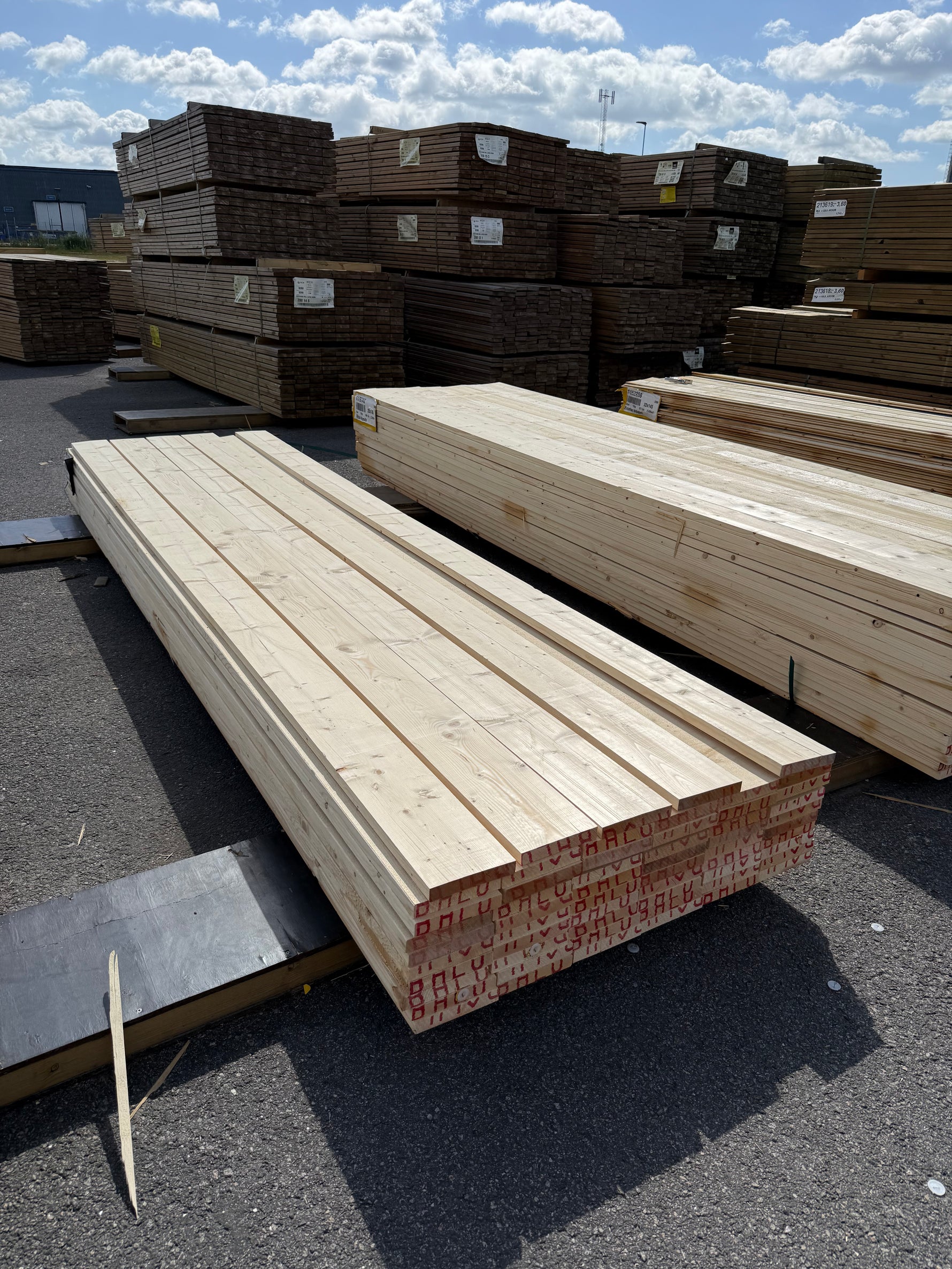 Paket Finsågade Brädor 28x170mm, 59st 3,90m