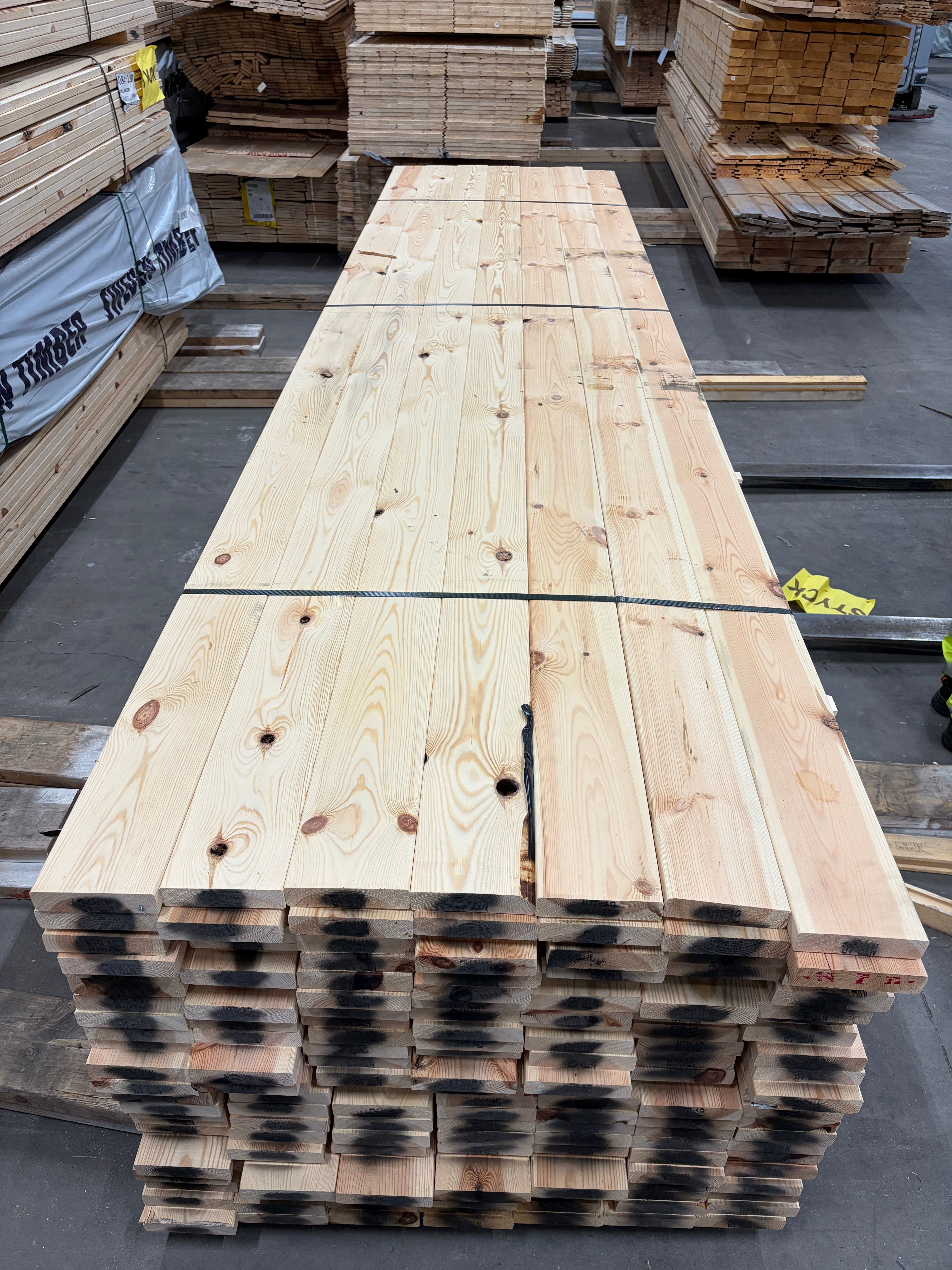 Hyvlad 34x145 Obehandlad Furu (Sekunda)