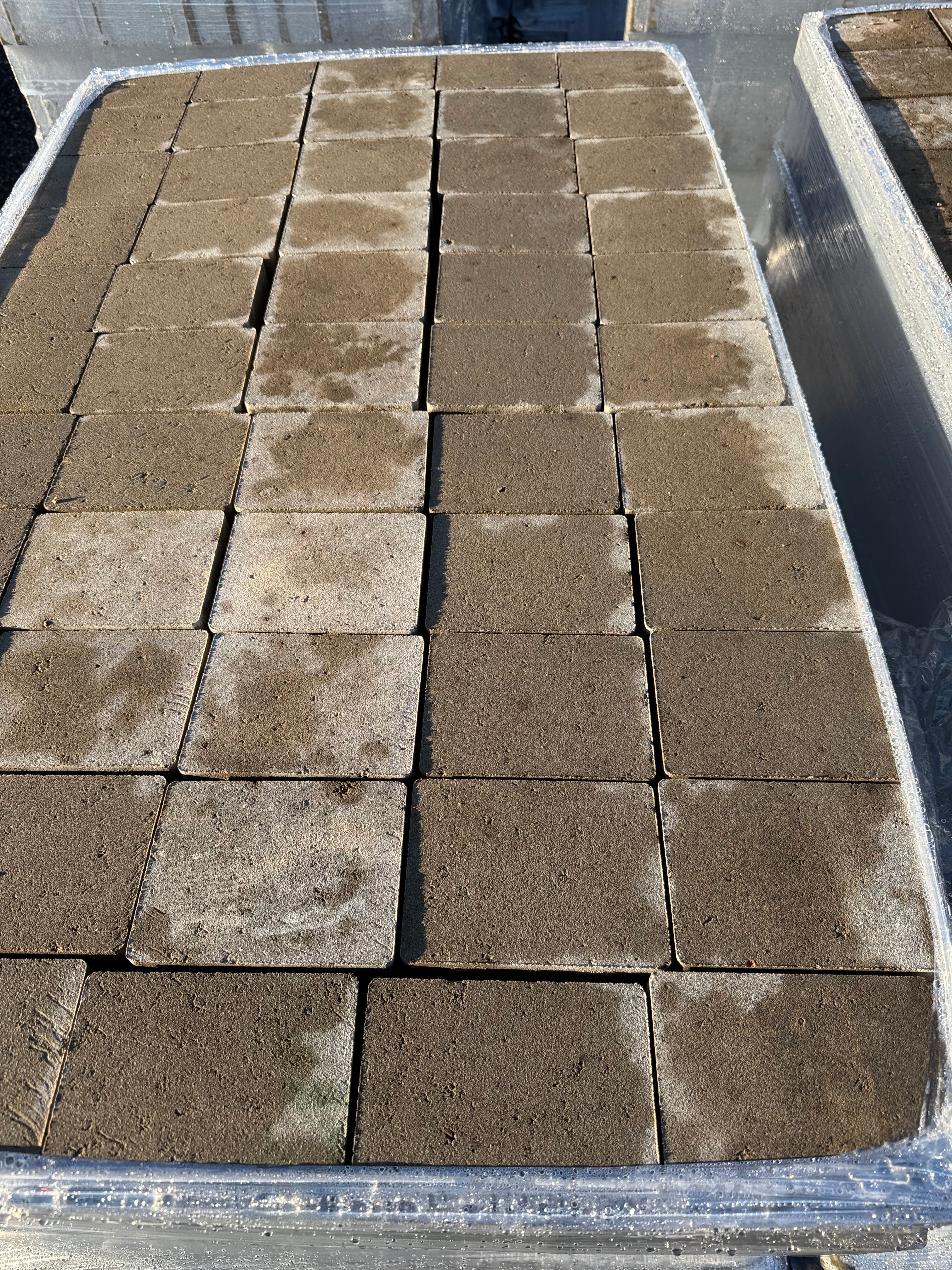 Scala 105x140x70 mm – Naturgrå 170 kr/kvm (2,5 kr/sten)