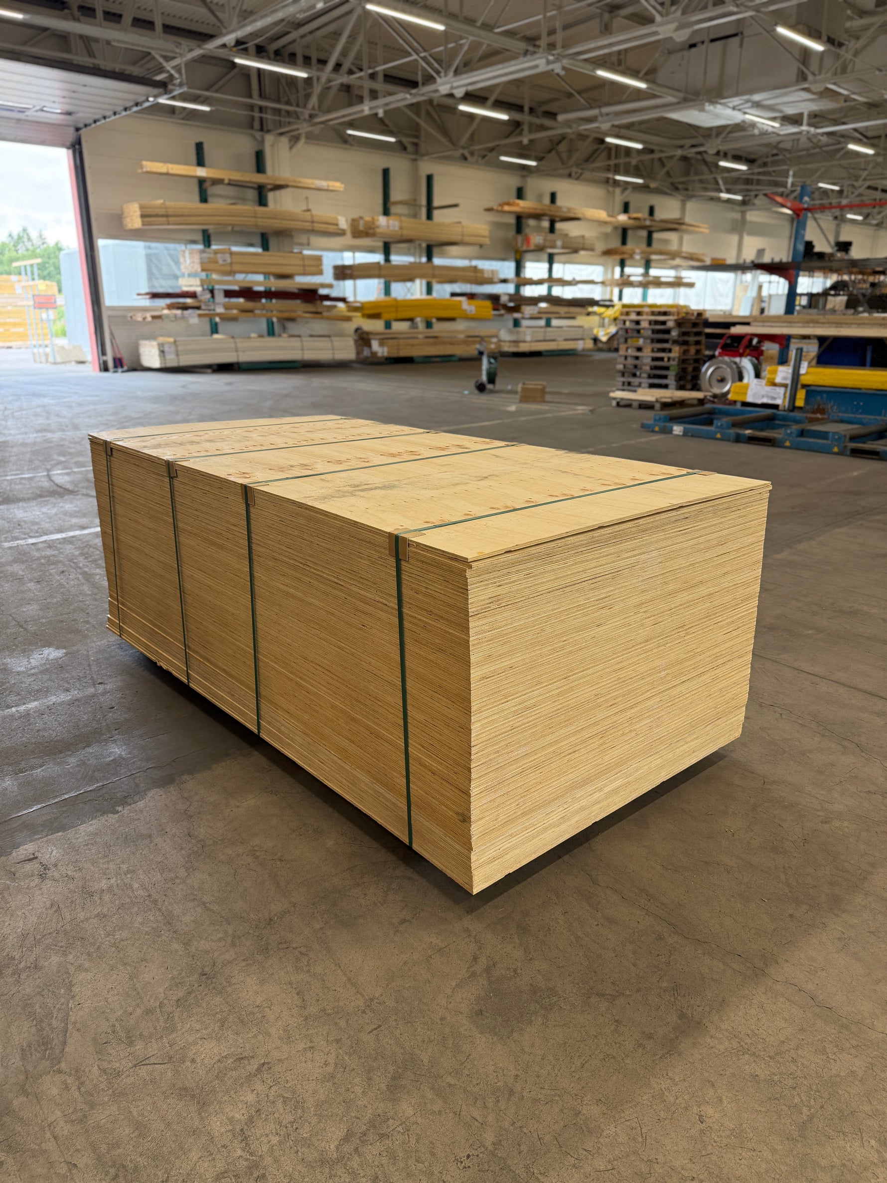 PLYWOOD SKIVOR- 12x1220x2440MM