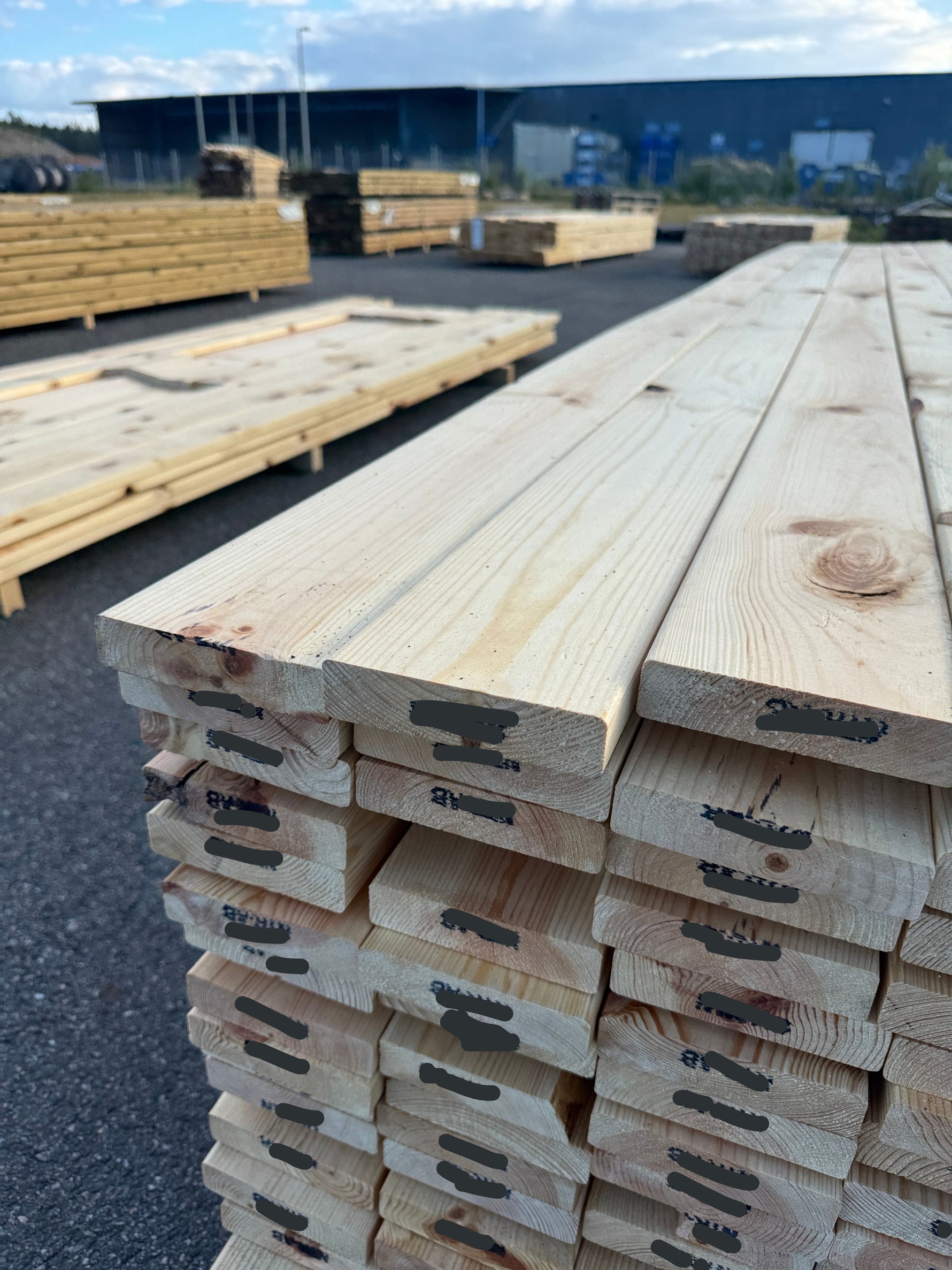 Paket Hyvlad 28x120 – 134st – 4.20 m – ANDRASORTERING