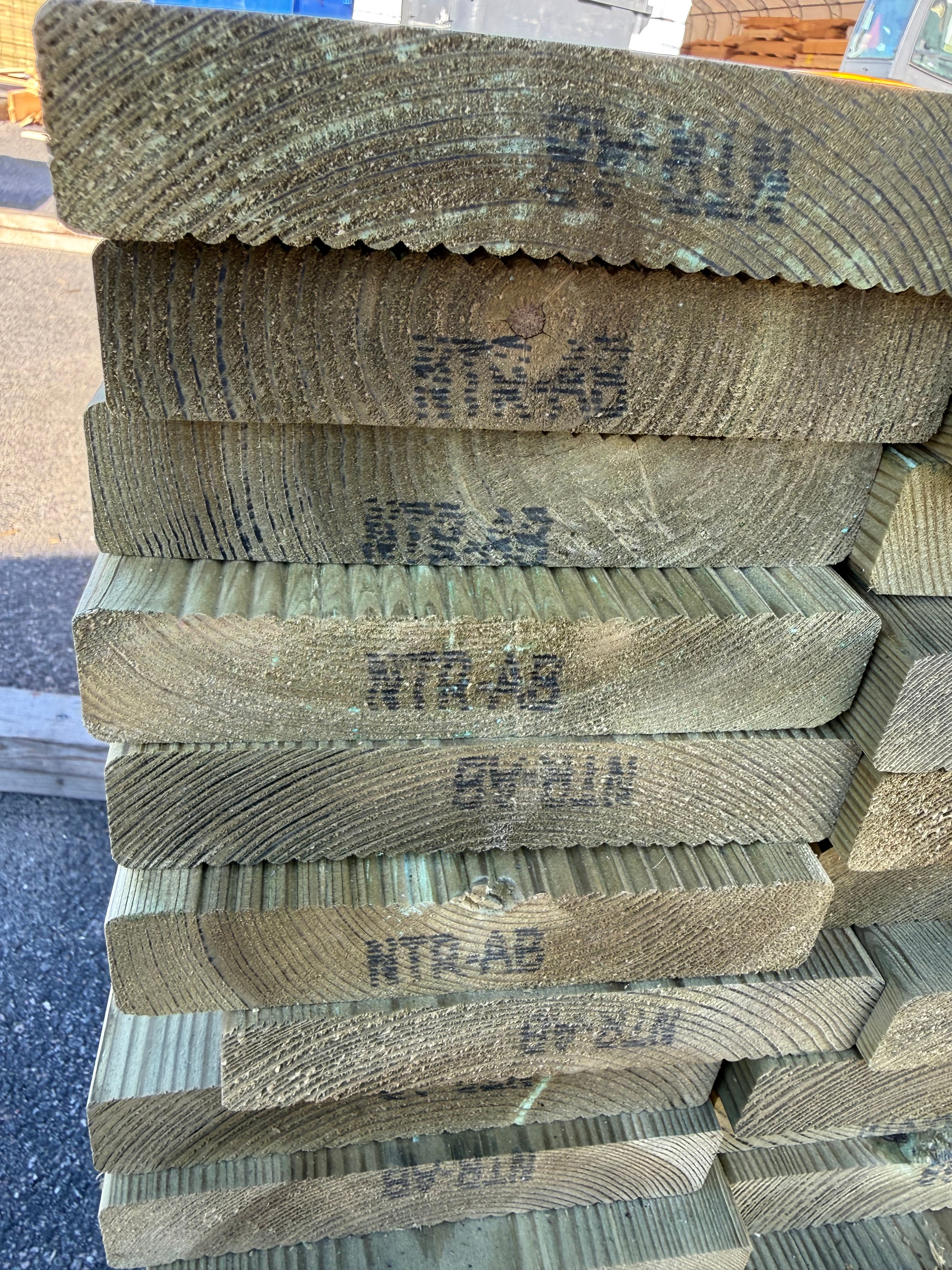 Paket Rillad Trall 28x145mm – 147 st (3,60 m, furu, NTR AB, B-sort)