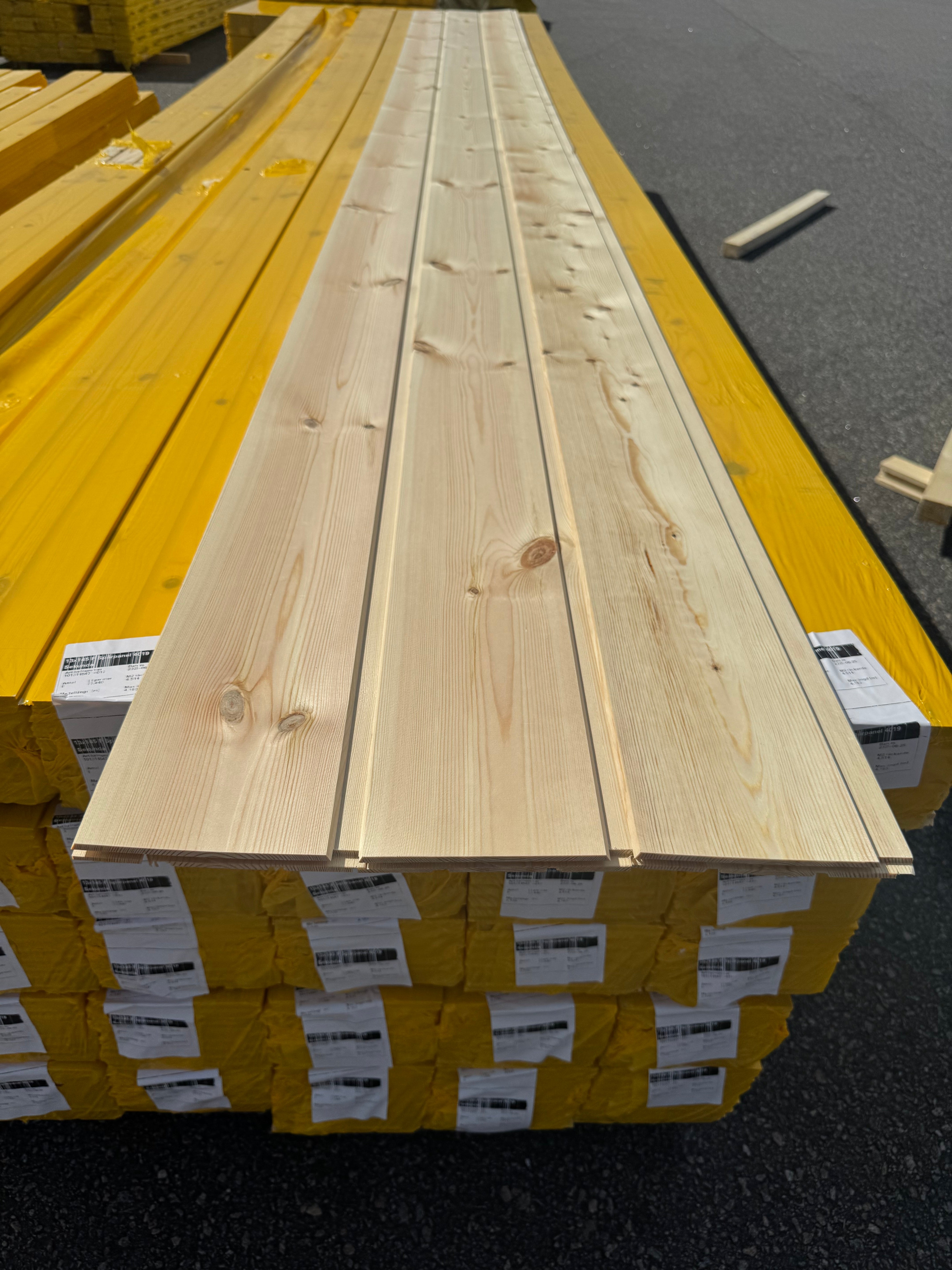Spårpanel 13x145 Furu – Sekunda (obehandlad)