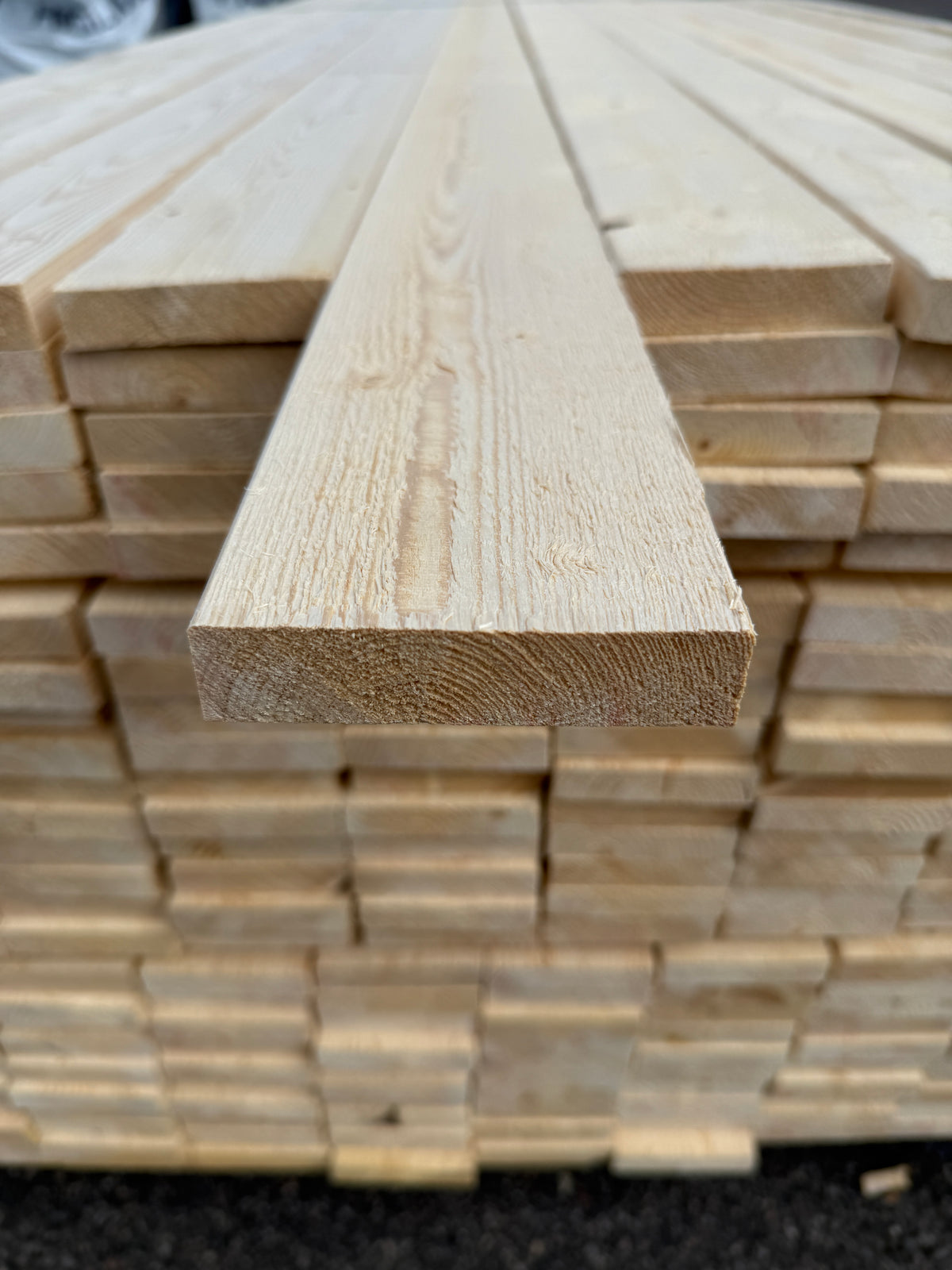 Paket Finsågade Brädor 22x95 mm – 3,60m 275st (Obehandlade)