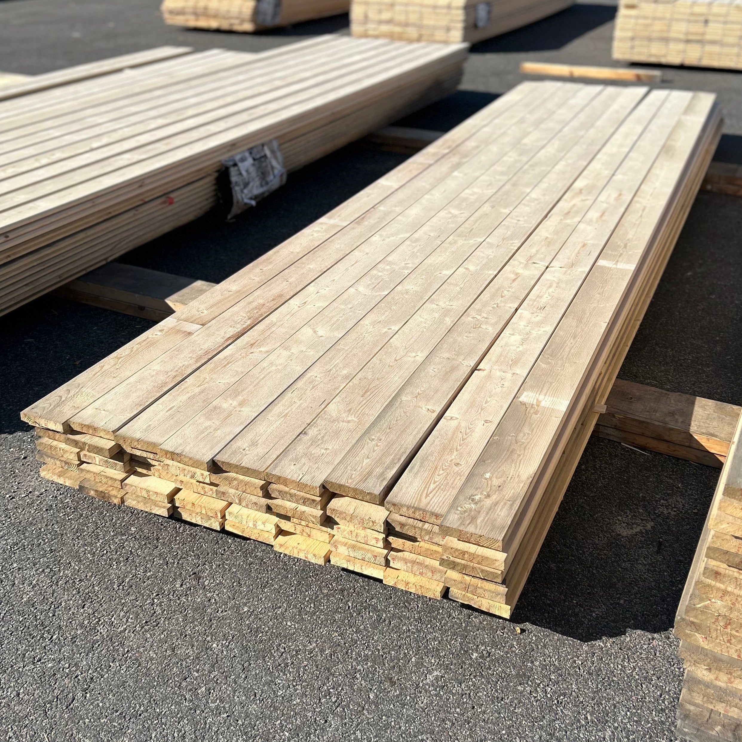 Paket Finsågade Brädor 22x120mm, 54st 4.20m- Fuktskadat