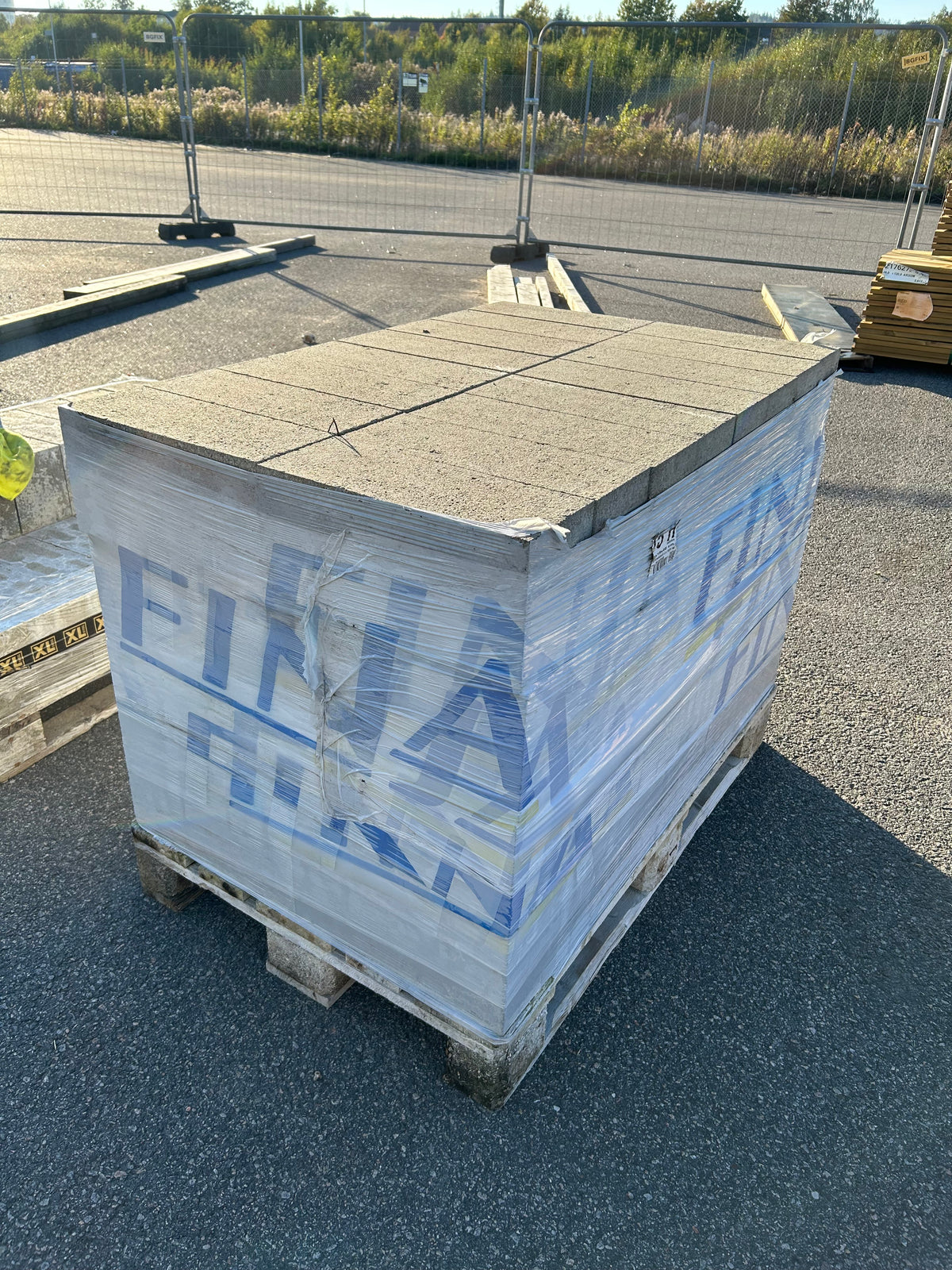 Pall Finja Betong Hålsten 15H 150×190×390 mm – 64 st
