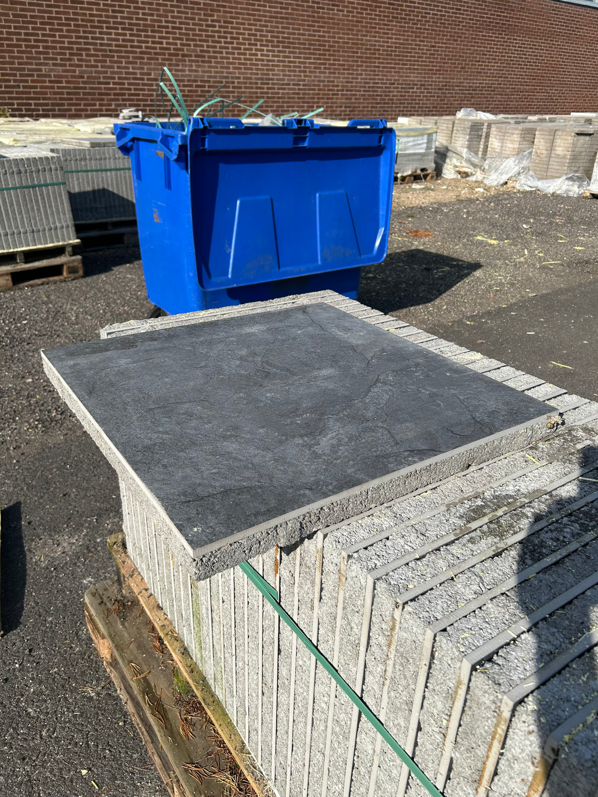 Pall GeoCeramica Marmorsten Svart 600×600×40 mm – 28 st, 10,08 m²
