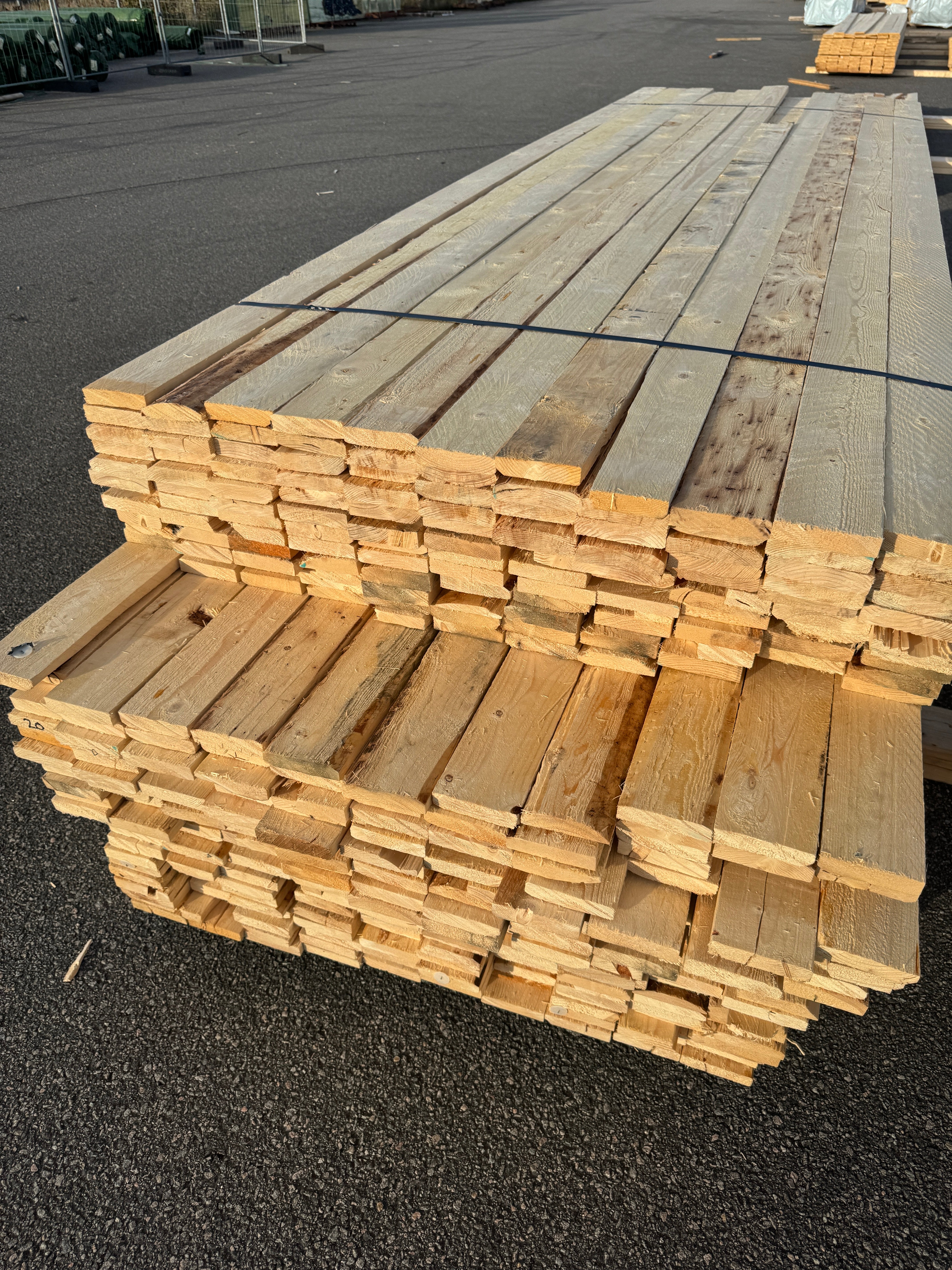Paket Brädor 22x100mm Råsågad – 365 st (3,6–5,4 m, gran, obehandlad)