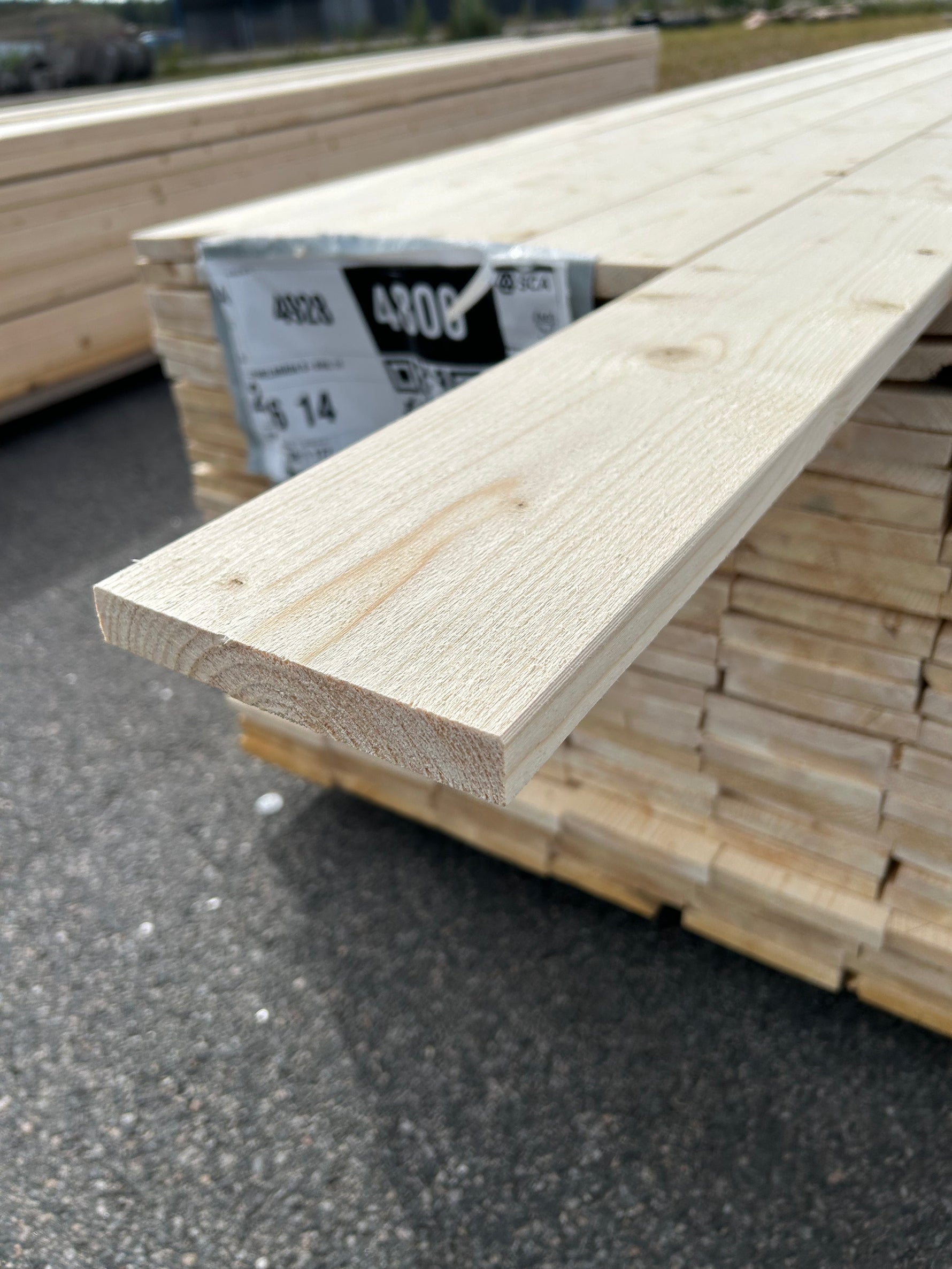 Parti Finsågade Brädor 22x145 mm – 4,20–4,80 m (Andra sortering)