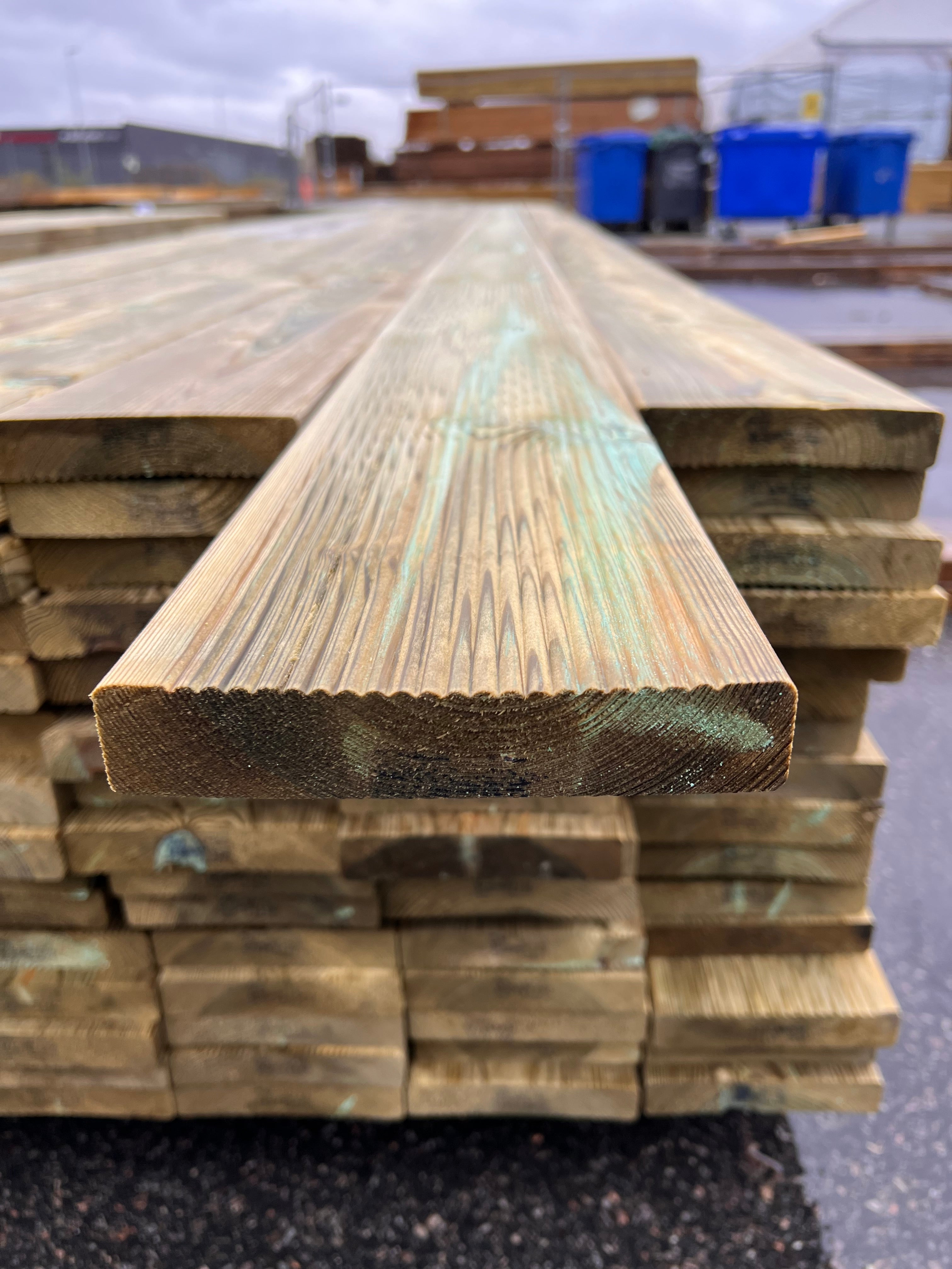 Paket Trall Rillad 28x145mm – 105 st 4.80m Tryckimpregnerad B-sort