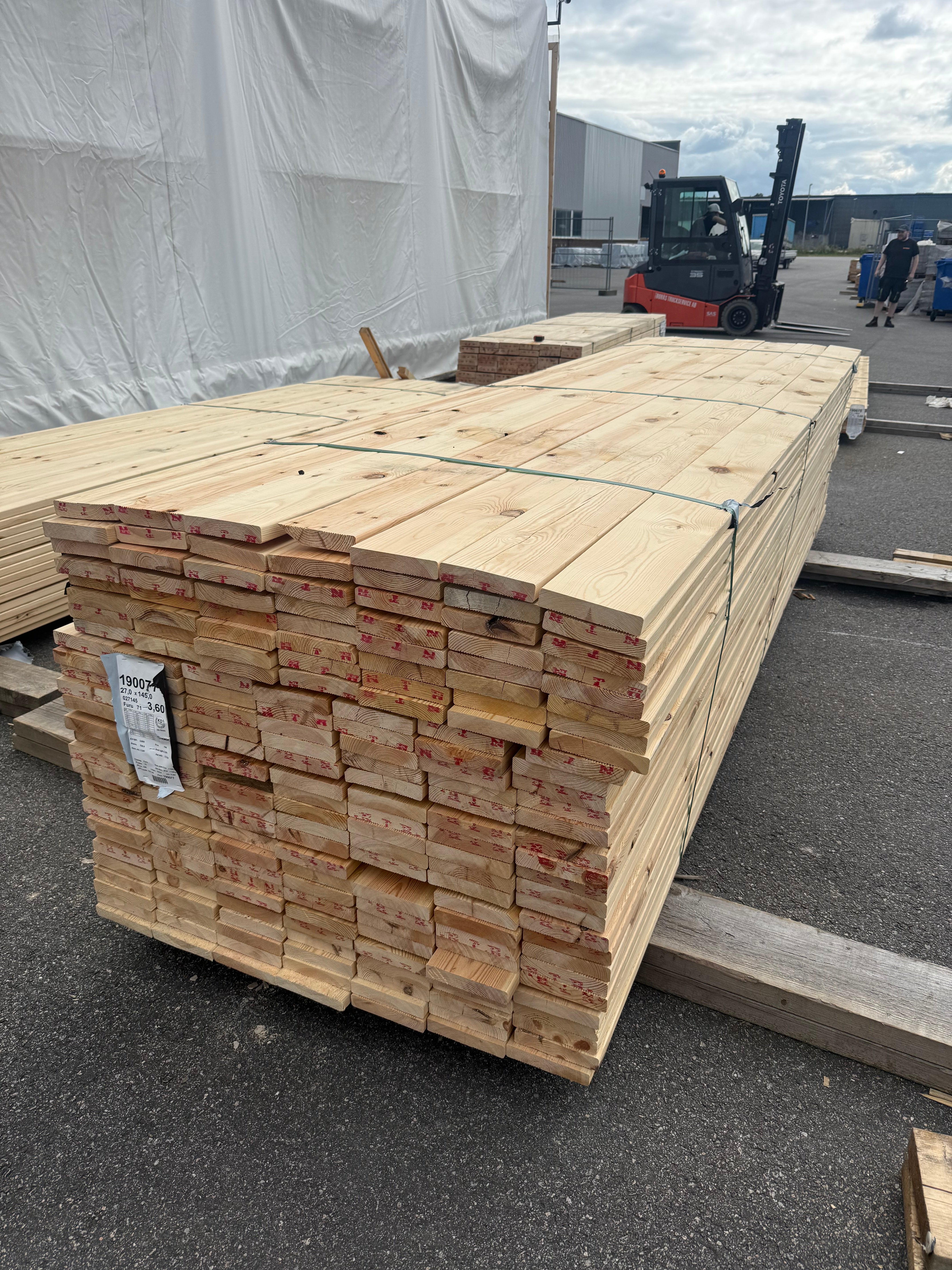 Paket rillad Trall 27x145mm- 3.60m 196st Furu