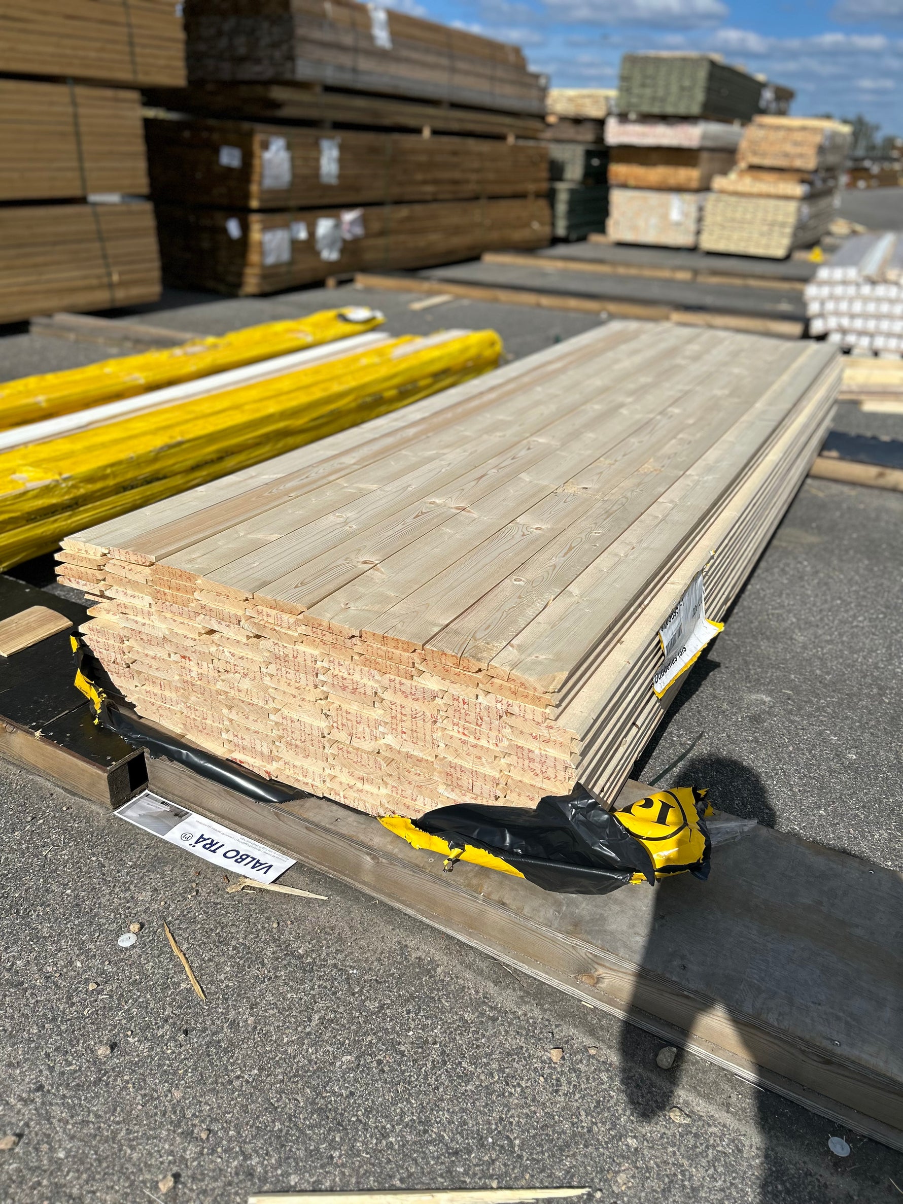 Paket Ytterpanel Dubbelfas Fals 22×120 mm 3,00 m 135 st Obehandlad