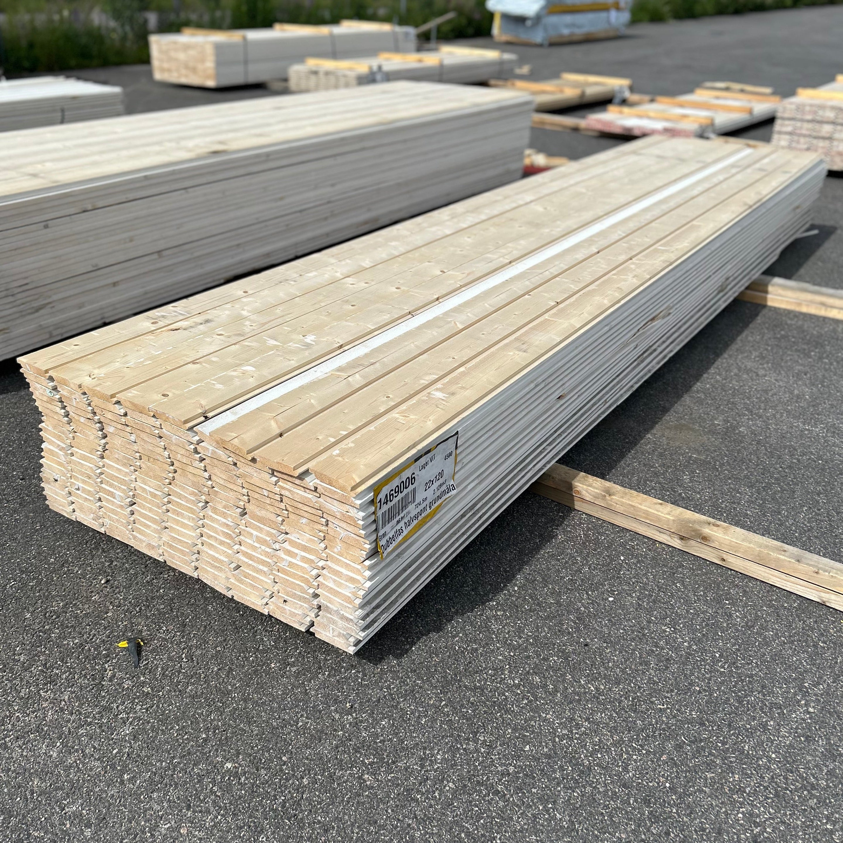 Paket Ytterpanel Dubbelfas Halvspont 22x120mm Grundmålad 161st 4.50m Grundmålad