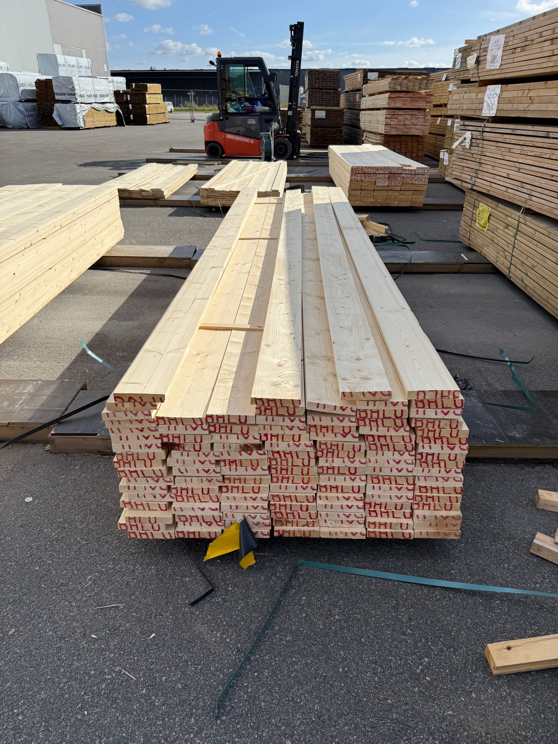 Paket Finsågade Brädor 28x145mm, 110st 4,20m