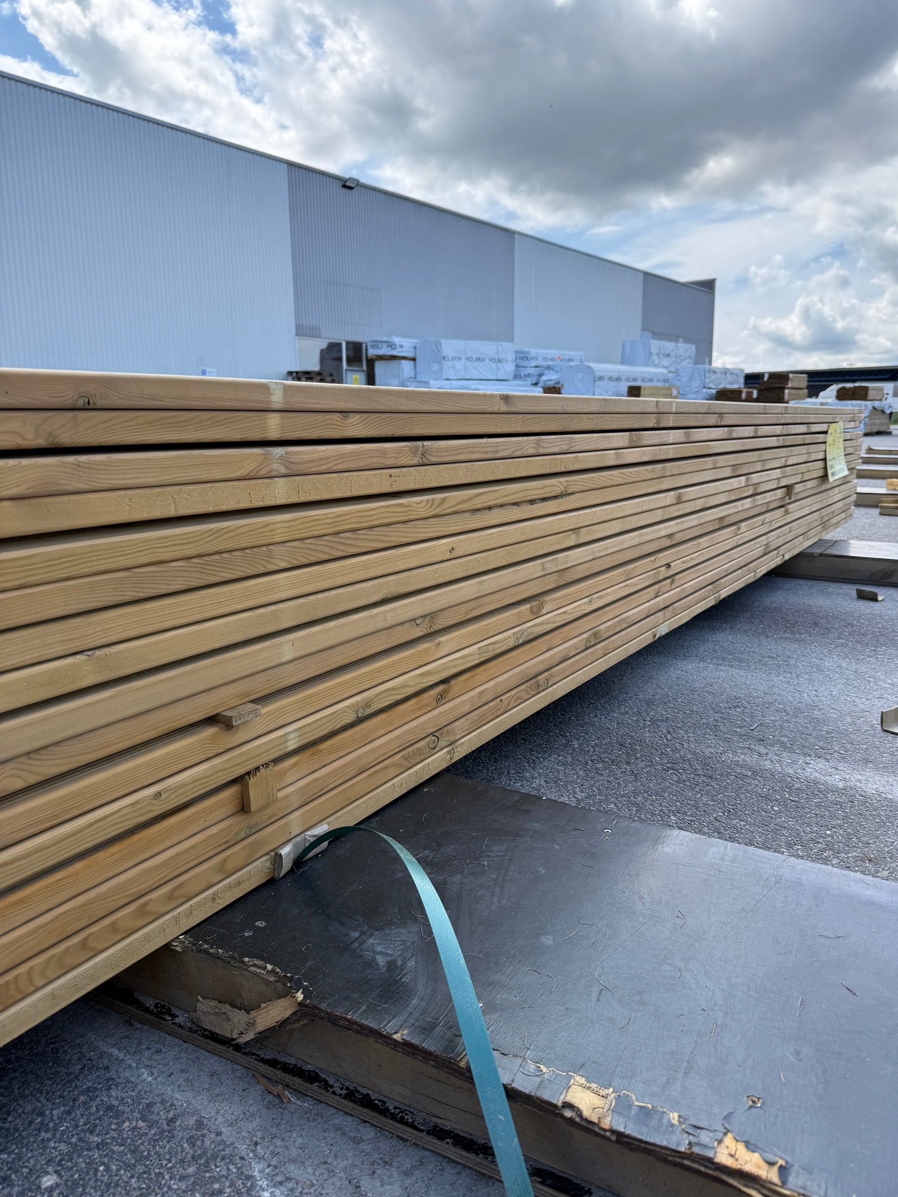 Paket Tryckimpregnerad Rillad Trall 28x120mm, 144st 5.10m- Väderbitet