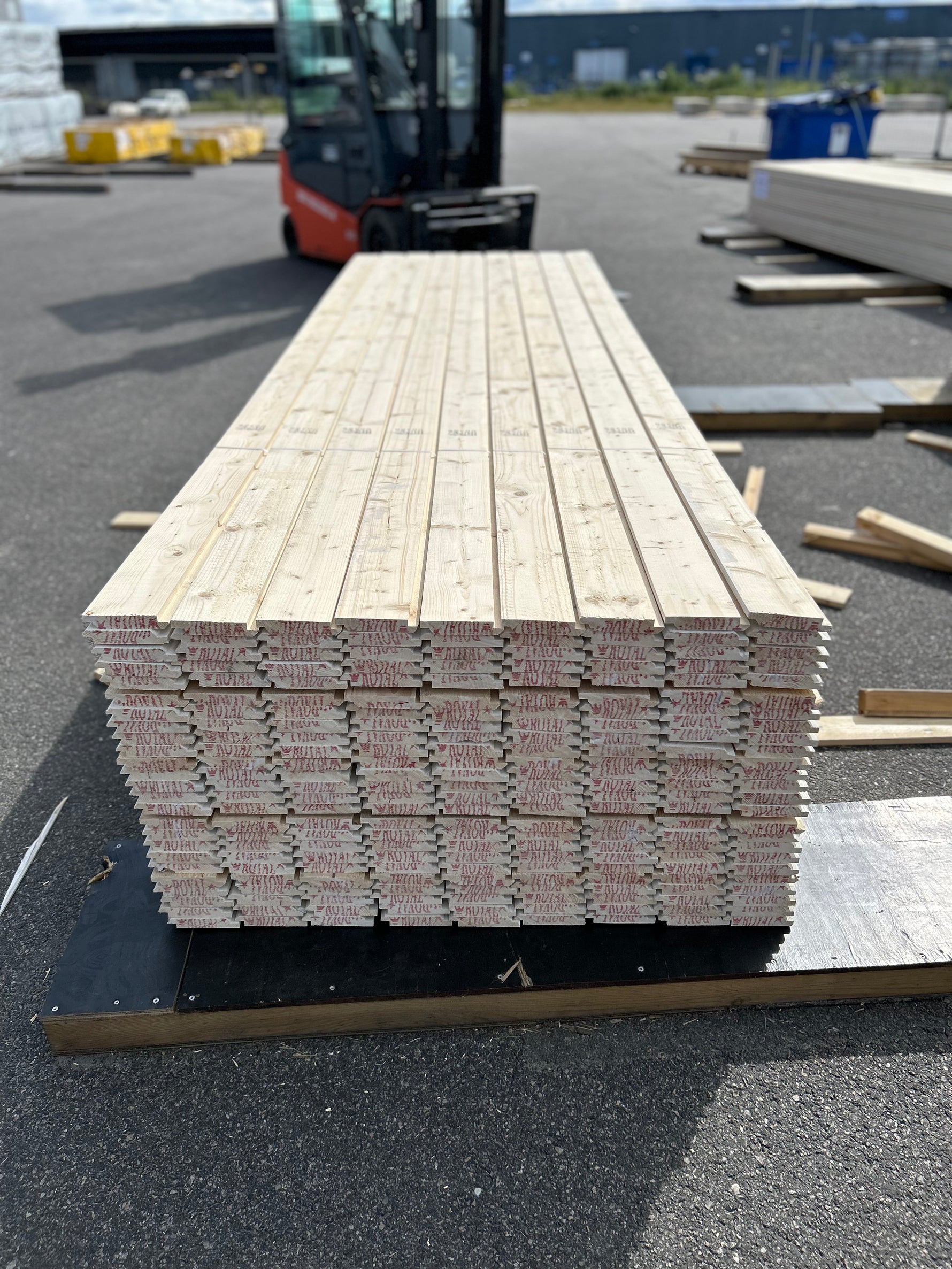 Paket Dubbelfas Halvspont 22x120mm 3,60m 225st Grundmålad