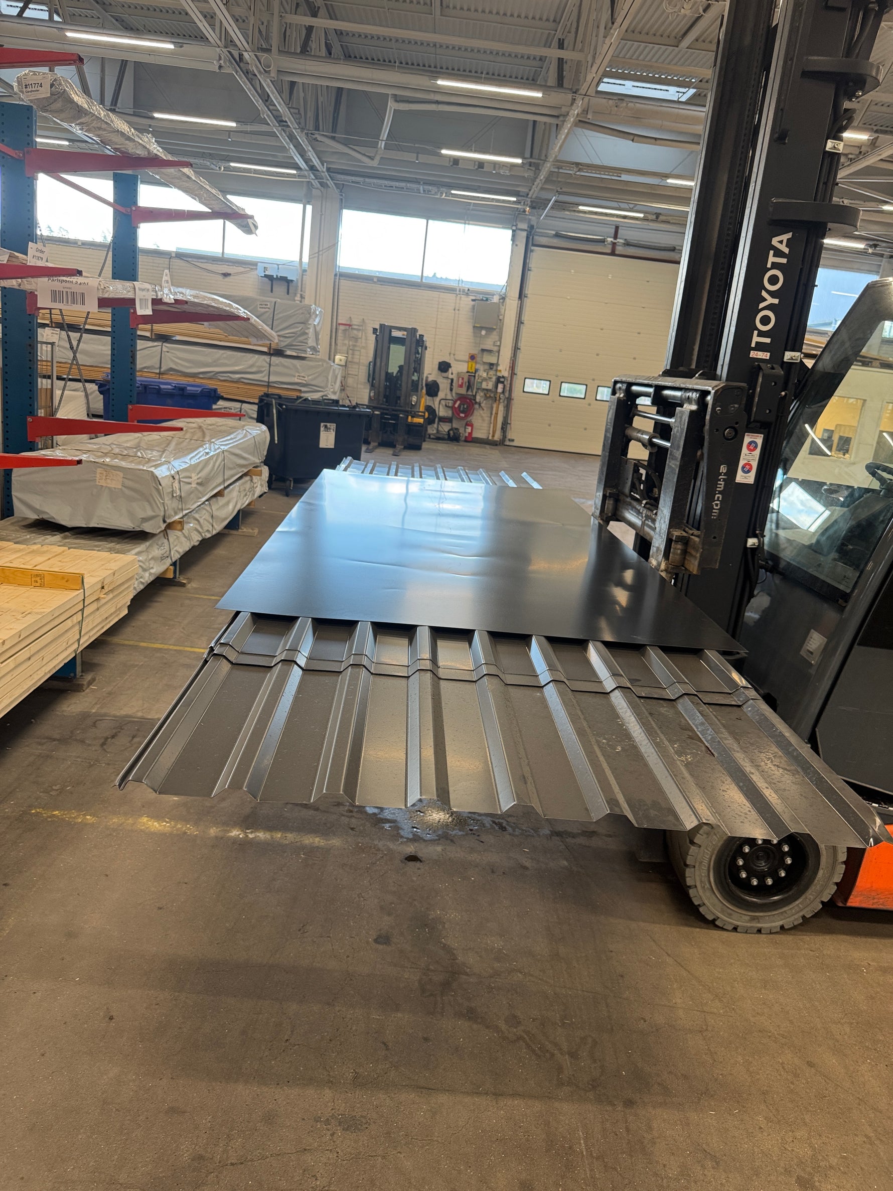 Paket Svart Takplåt och Slätplåt – 5 st