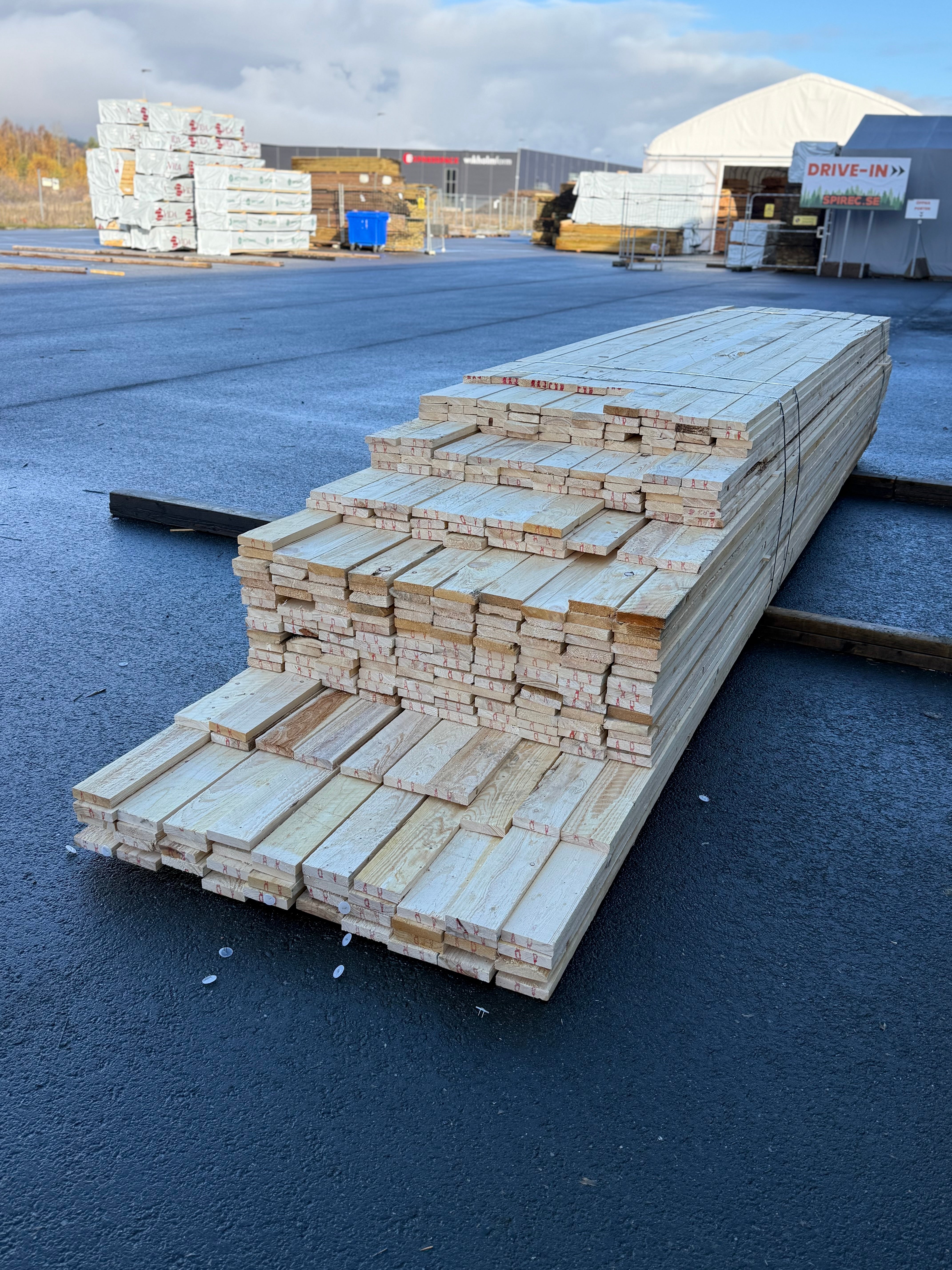 Paket Brädor 22x100mm Råsågade – 289 st (3,6–5,4 m, gran, obehandlad)