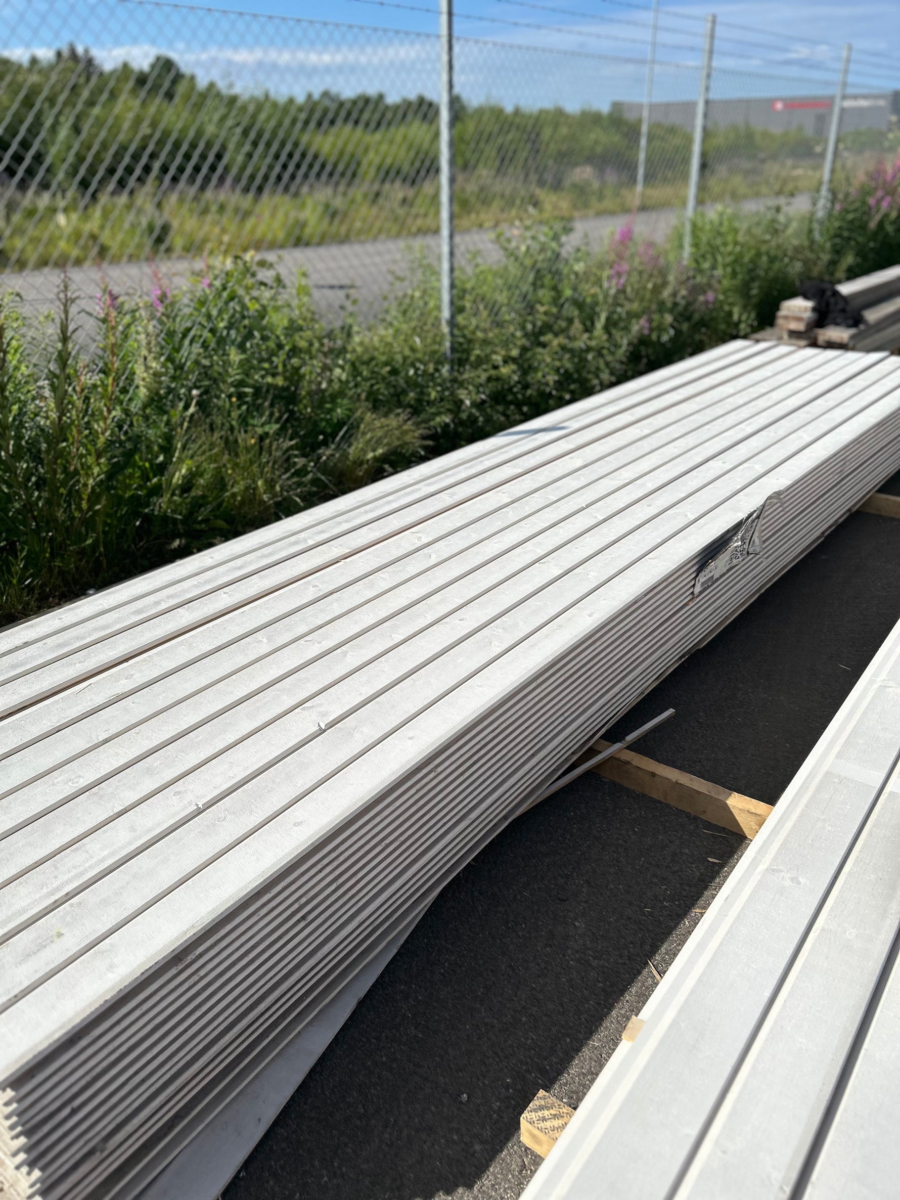 Parti Enkelfas Fals Ändspont 22x120mm, 260st 4.80m- Mellanstruken