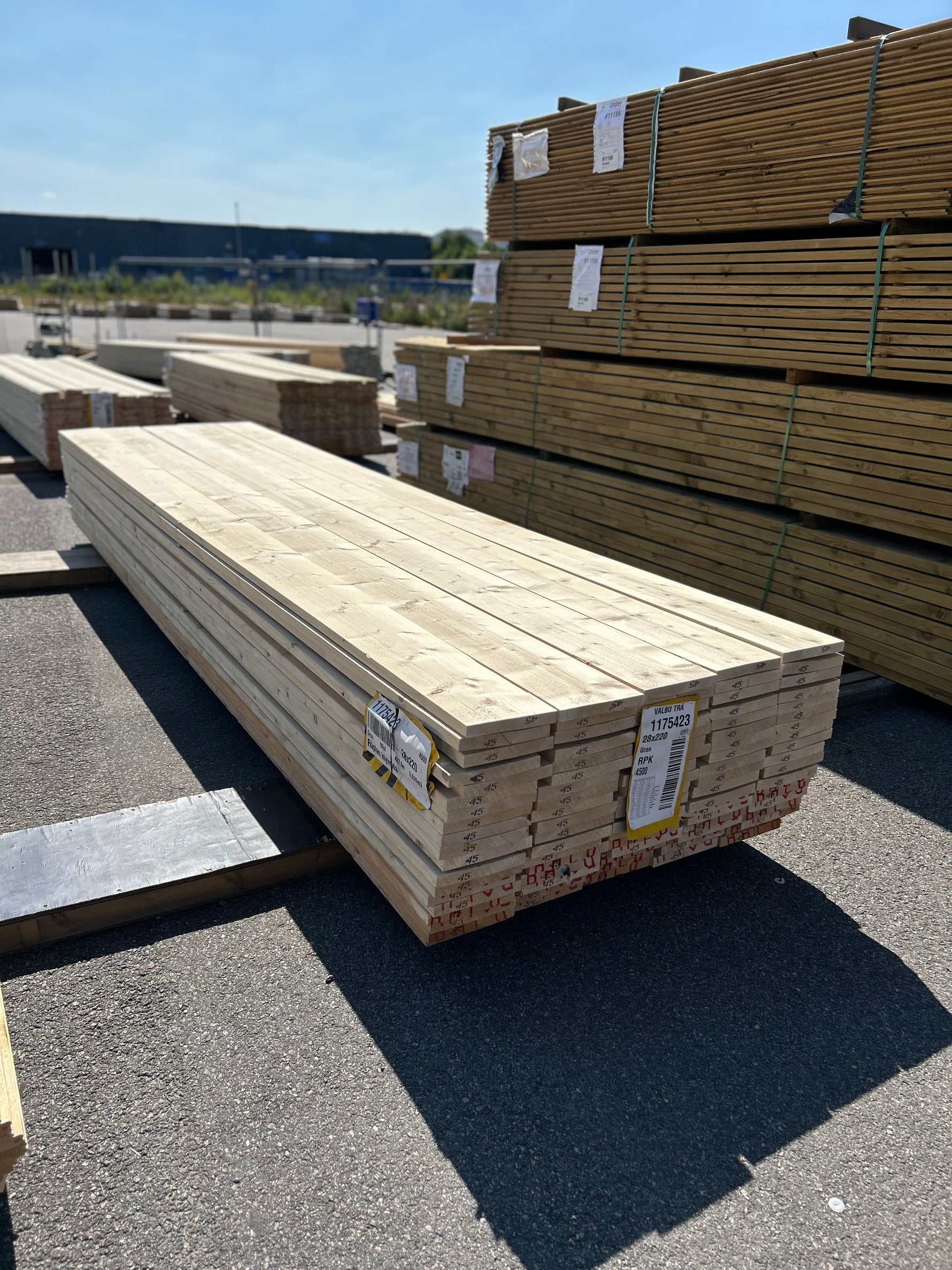 Paket Finsågade Brädor 28x220mm 4.50m 95st Obehandlade