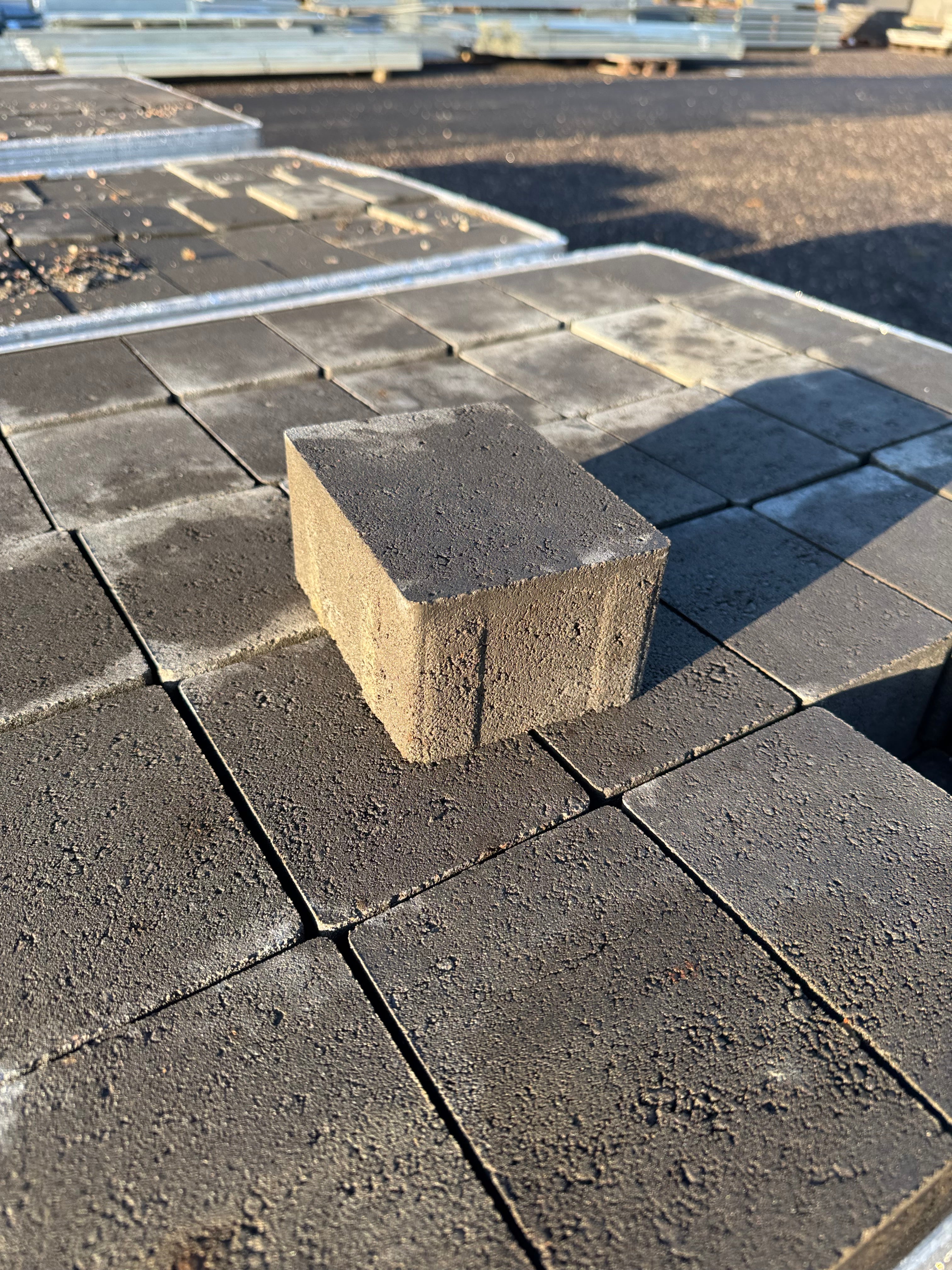 Scala 105x140x70 mm – Antracit 170 kr/kvm (2,5 kr/sten)