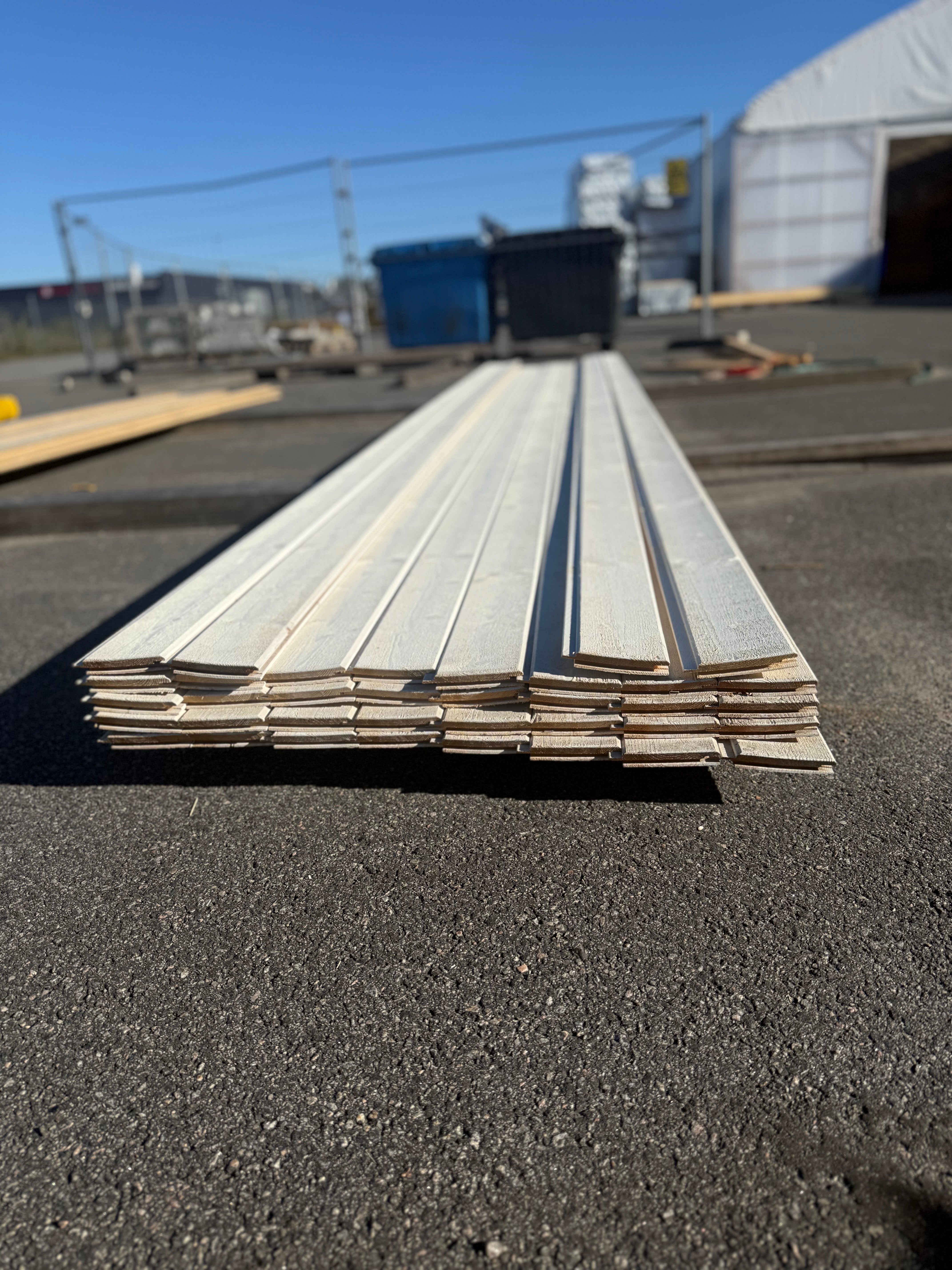 Paket Ytterpanel 22x120mm – 36 st (5,40 m, gran, grundmålad, ändspont)
