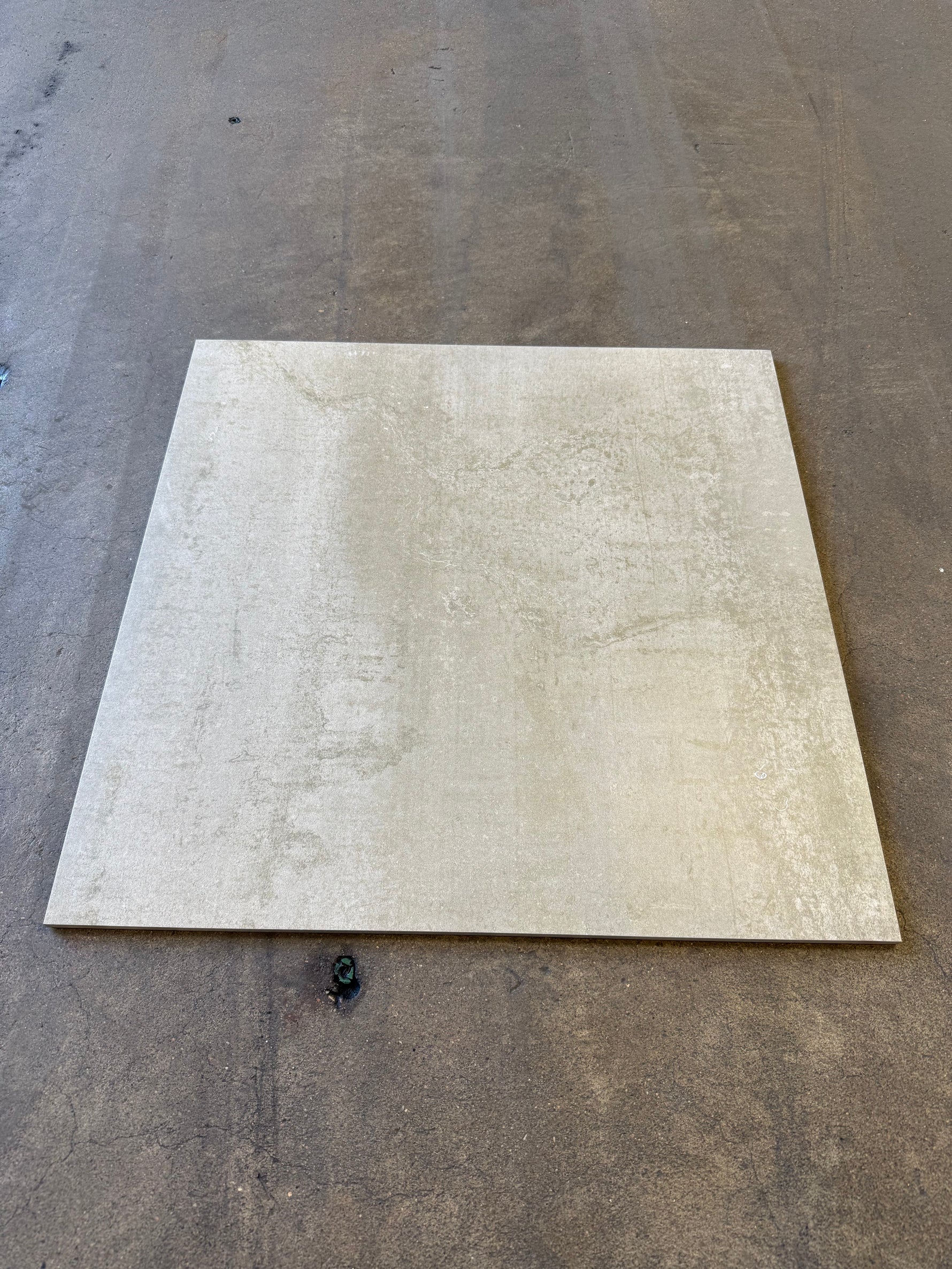 Parti Klinker Metall Silver Såg 60x60, 16 paket totalt ca 23m²