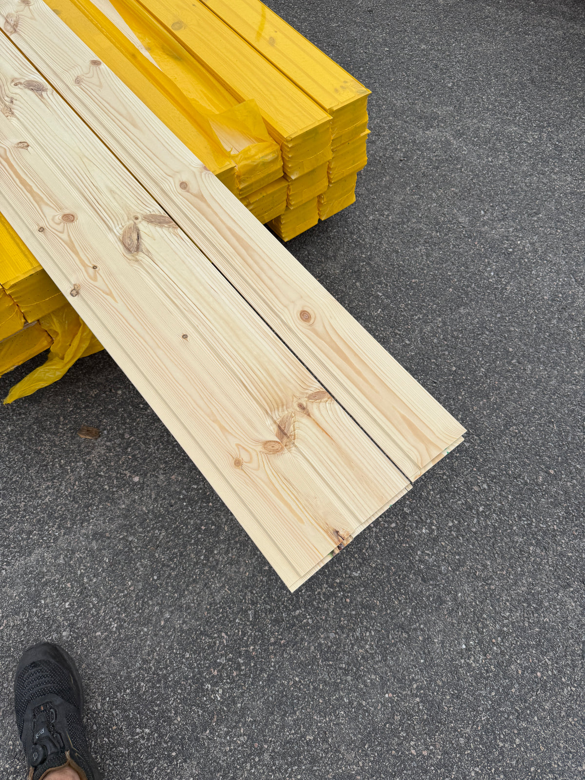 Paket Spårpanel 13x120 mm – Furu 3.60-5.10m 47,85kvm (Sekunda)